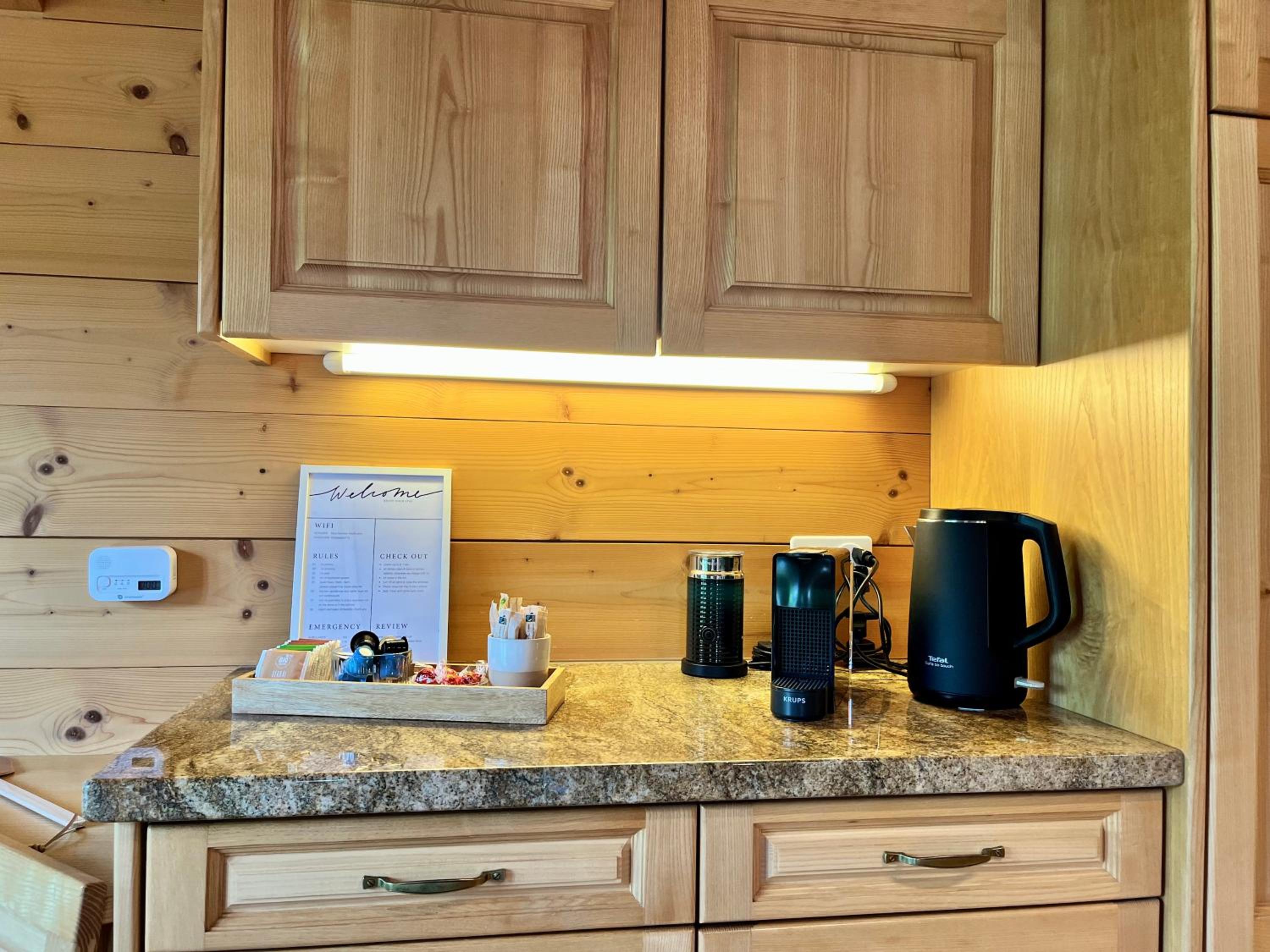 zentrale, gemütliche Wohnung im Schweizer Stil I Bergblick