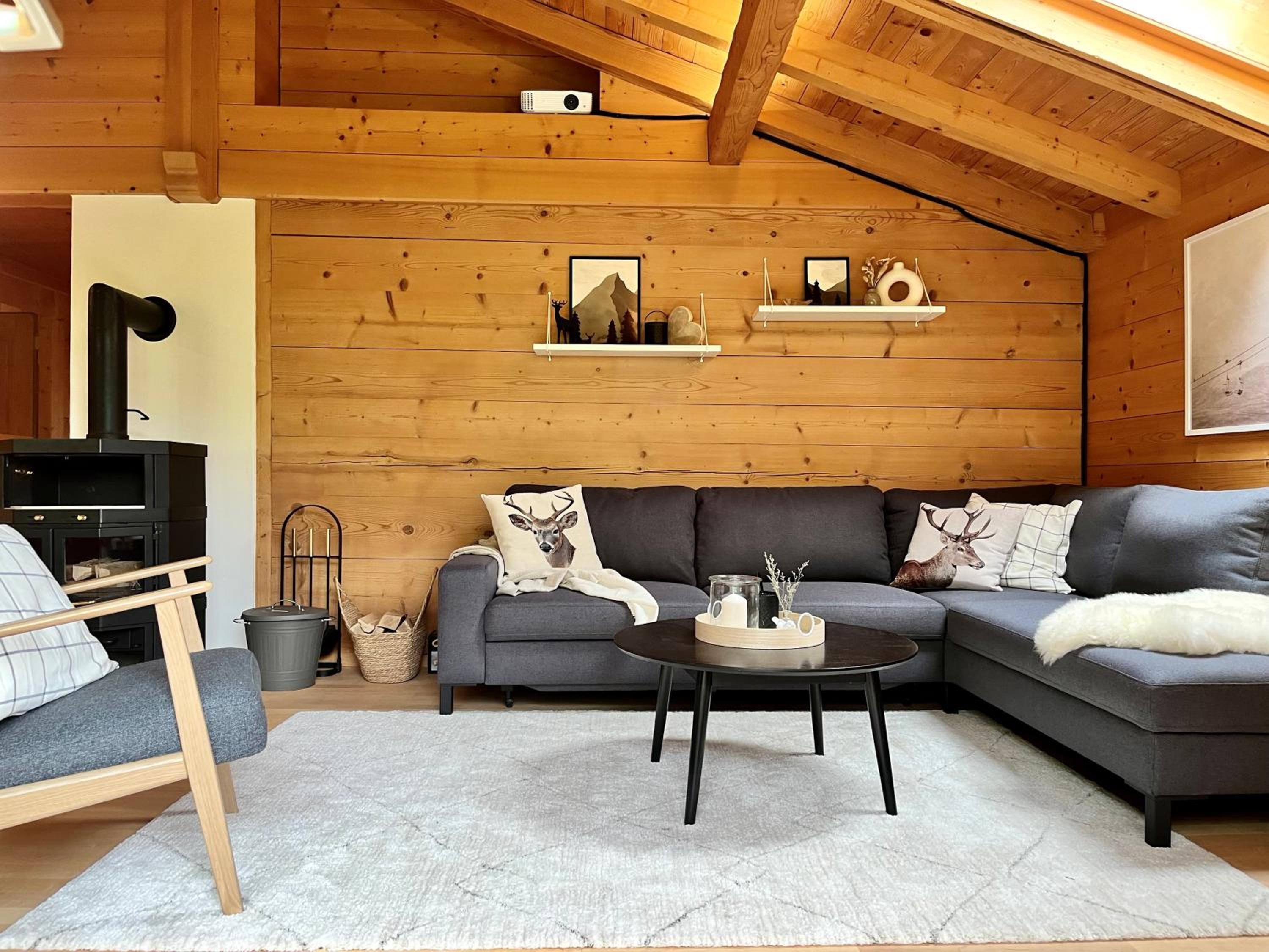 zentrale, gemütliche Wohnung im Schweizer Stil I Bergblick