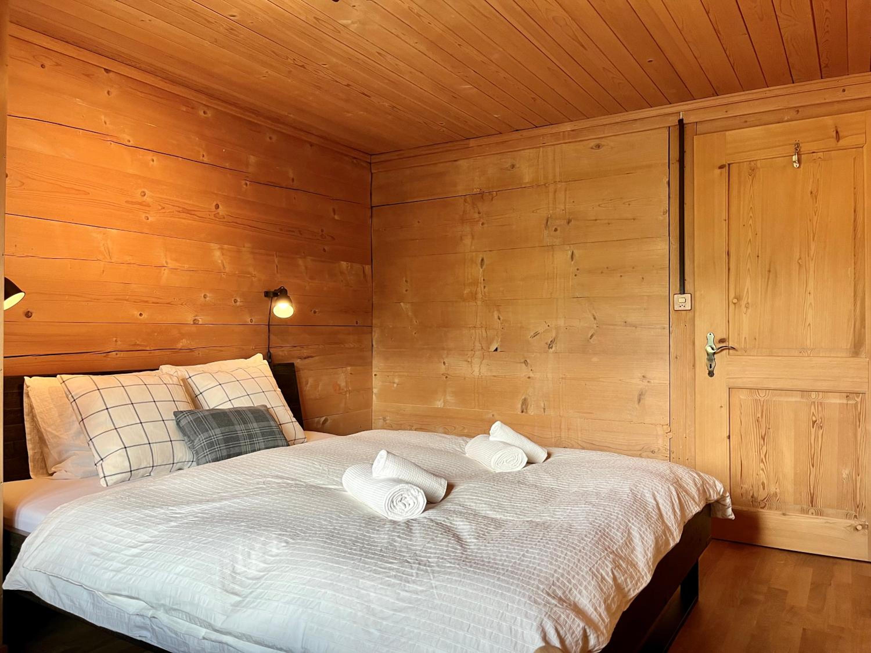 zentrale, gemütliche Wohnung im Schweizer Stil I Bergblick