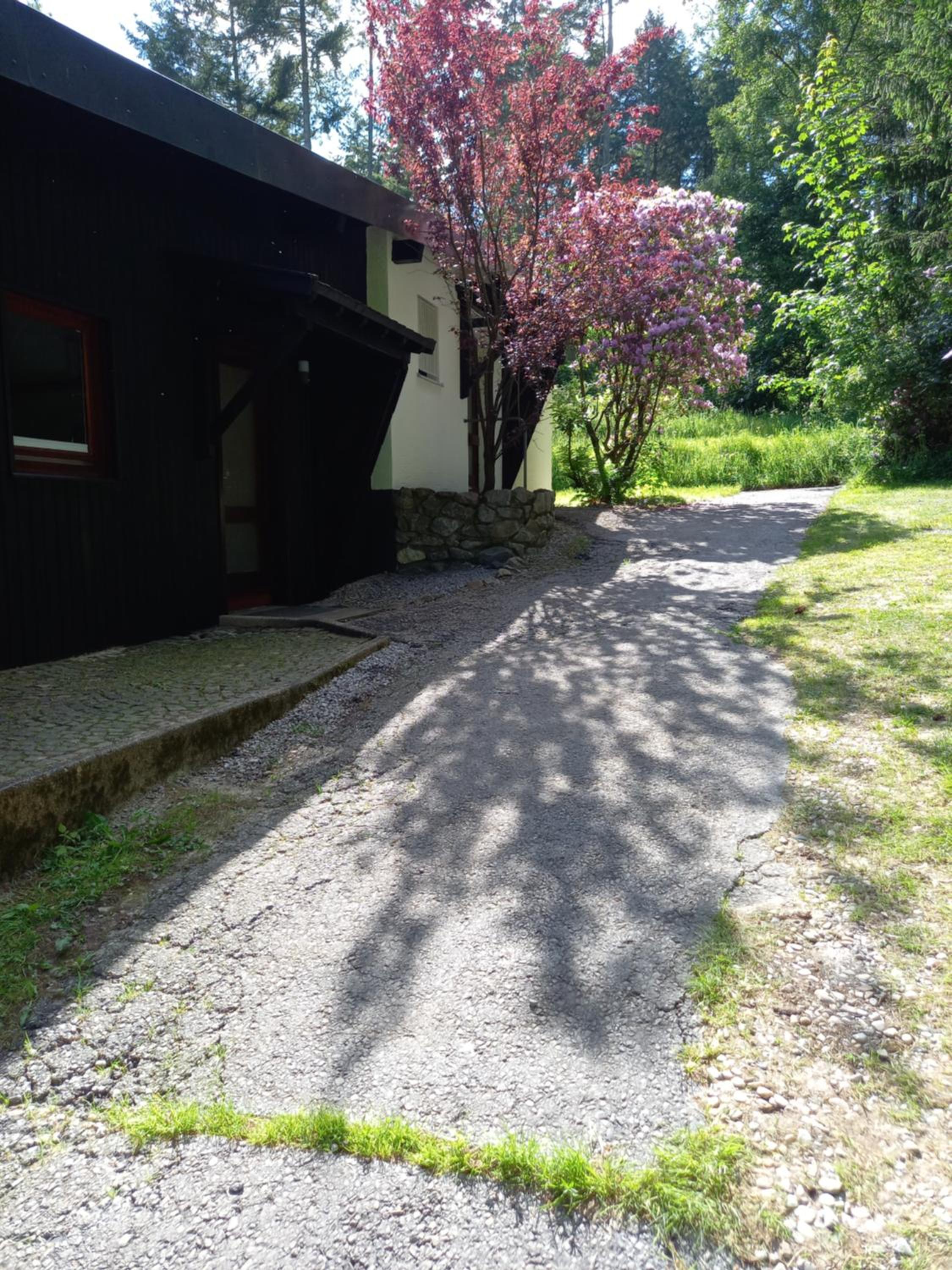 Explorer's Lodge & Camping