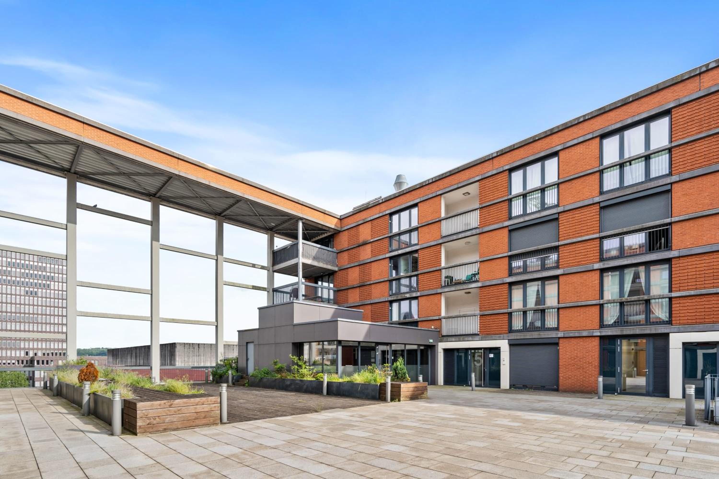 Spacious 2BR Retreat in Central Esch-Belval view 2