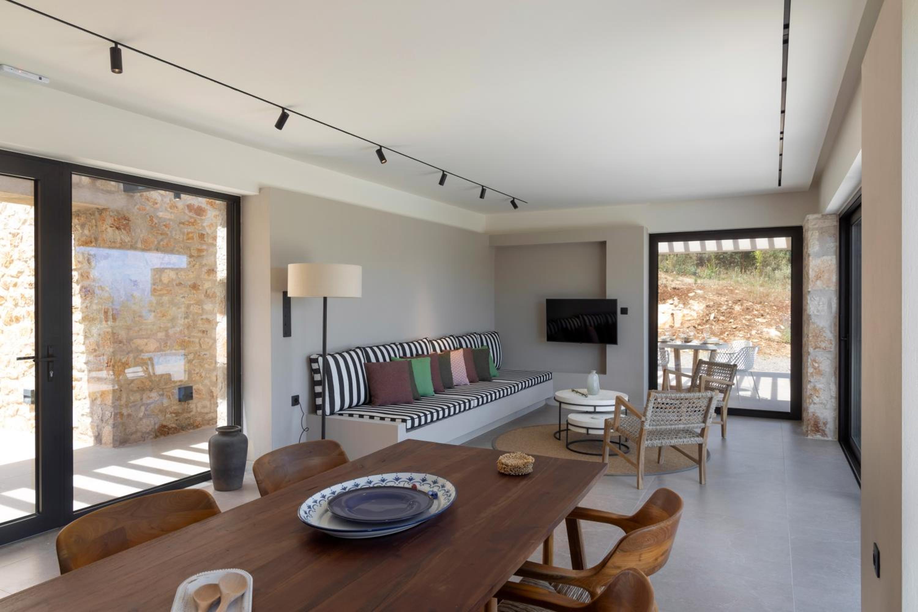 Theros Estate