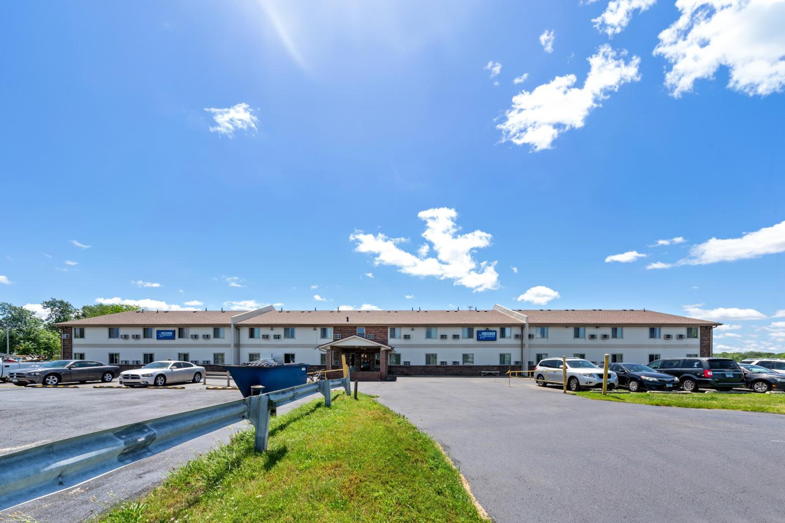 Forsyth Vacations - Americas Best Value Inn Decatur - Property Image 1