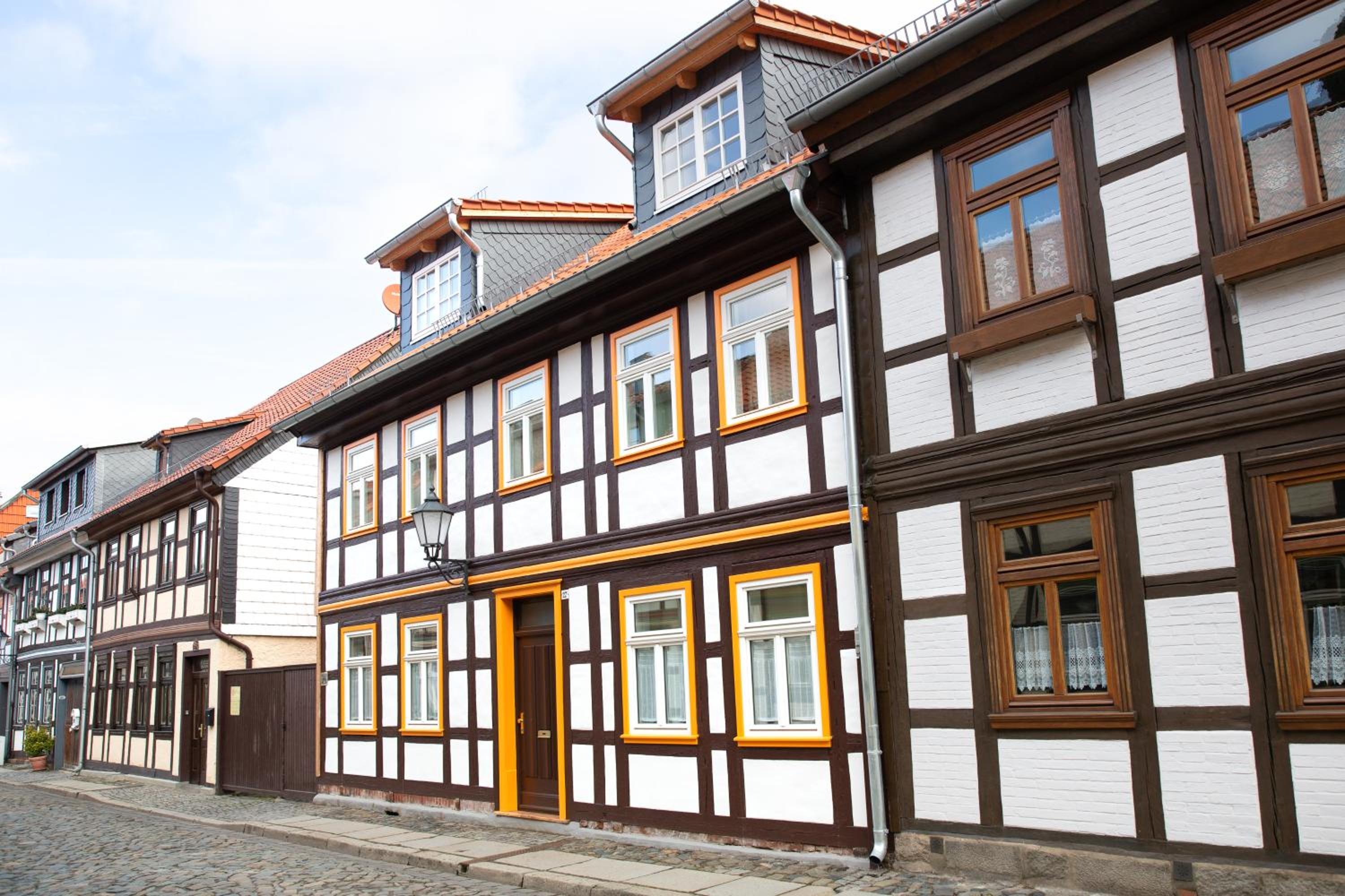 Fachwerkfeeling im gesamten EG-hochwertig neu sanierte Fewo im Heideviertel perfekte Innenstadtlage inklusive Parkplatz