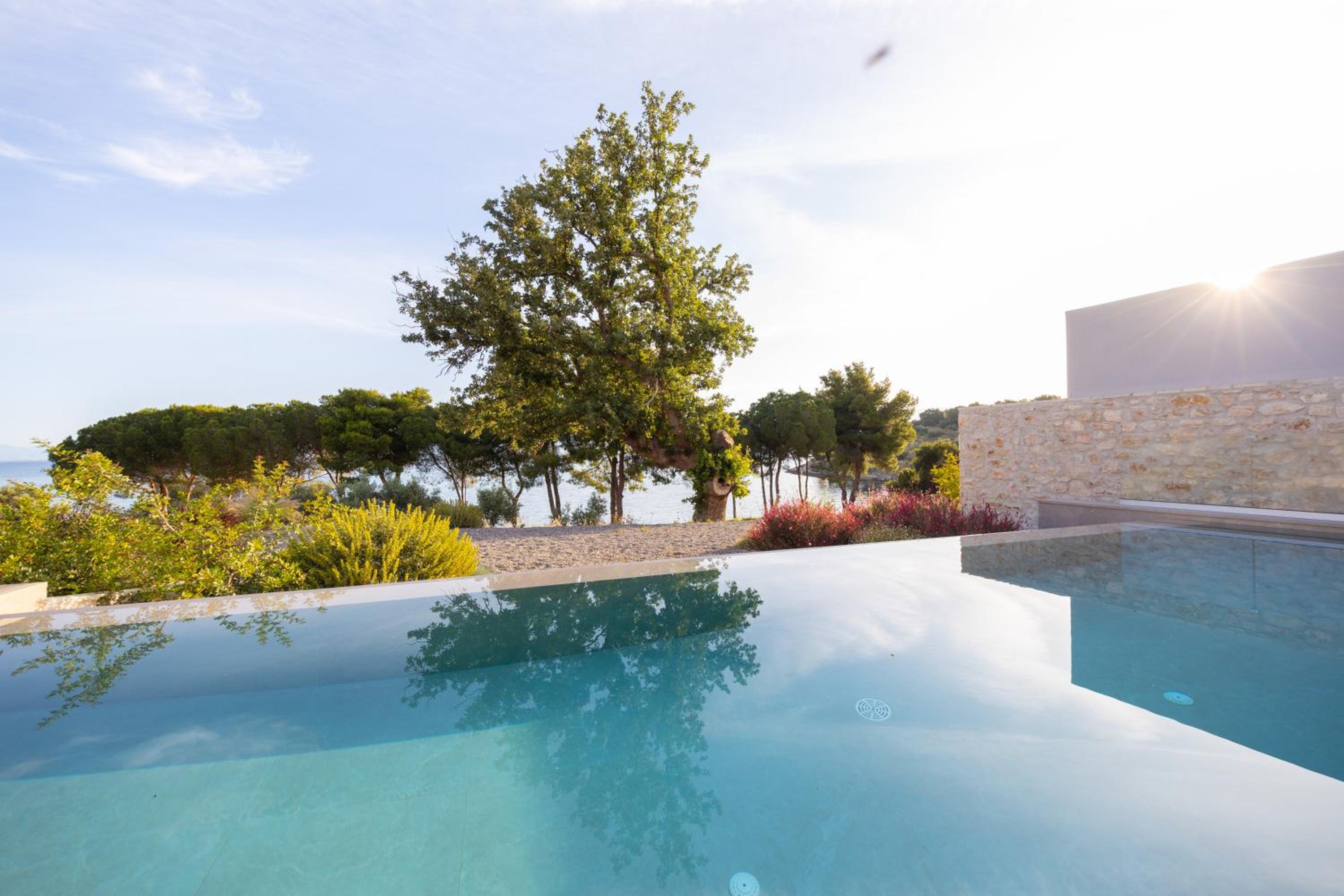 Theros Estate