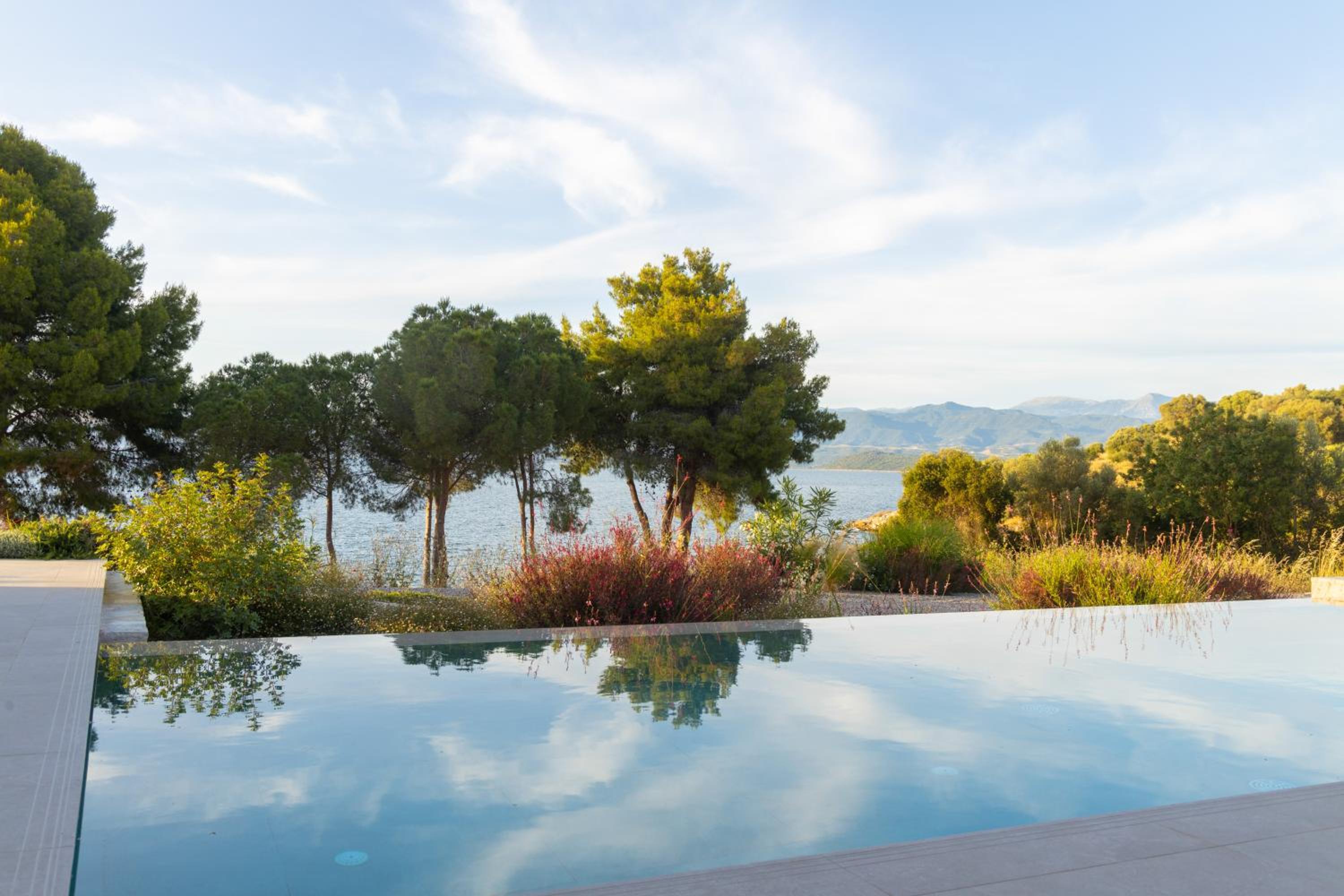 Theros Estate
