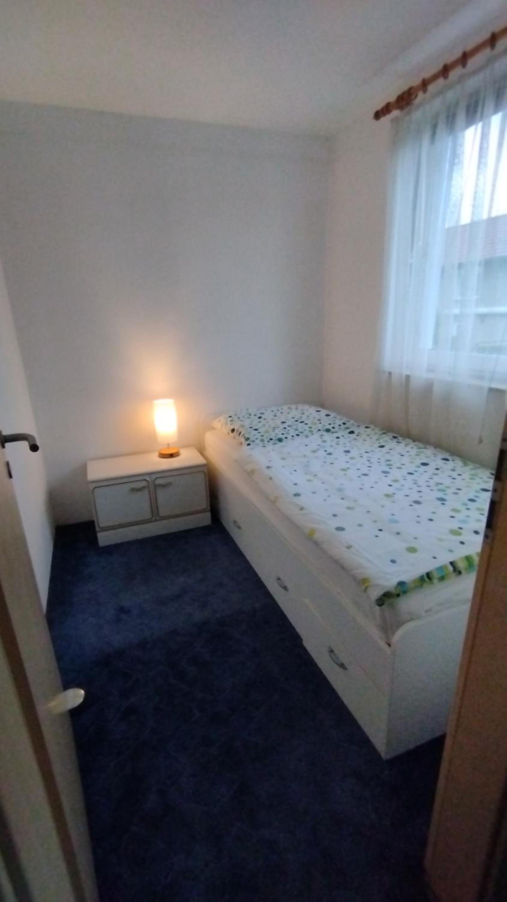 Gästehaus mit 3 separaten Schlafbereichen, Terrasse und Carport view 4