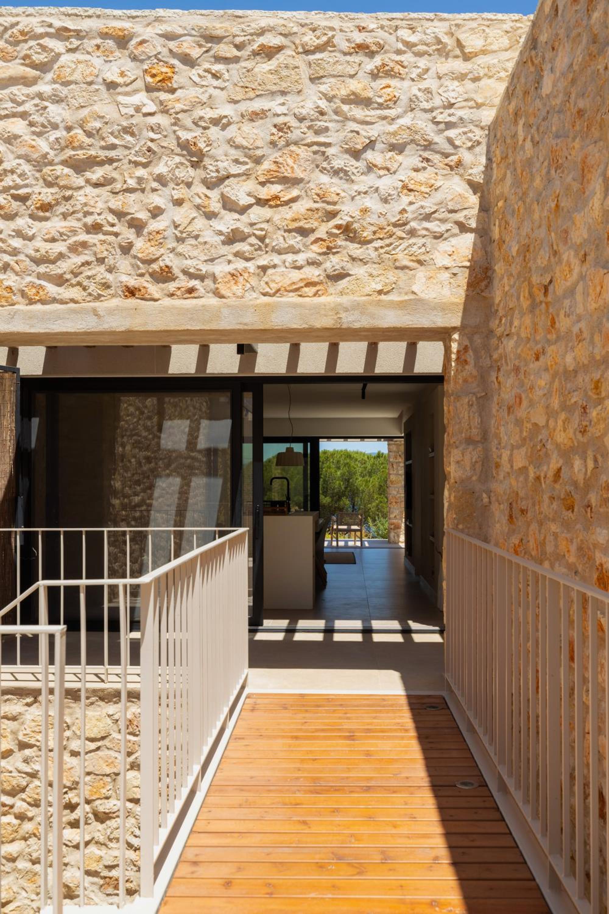 Theros Estate