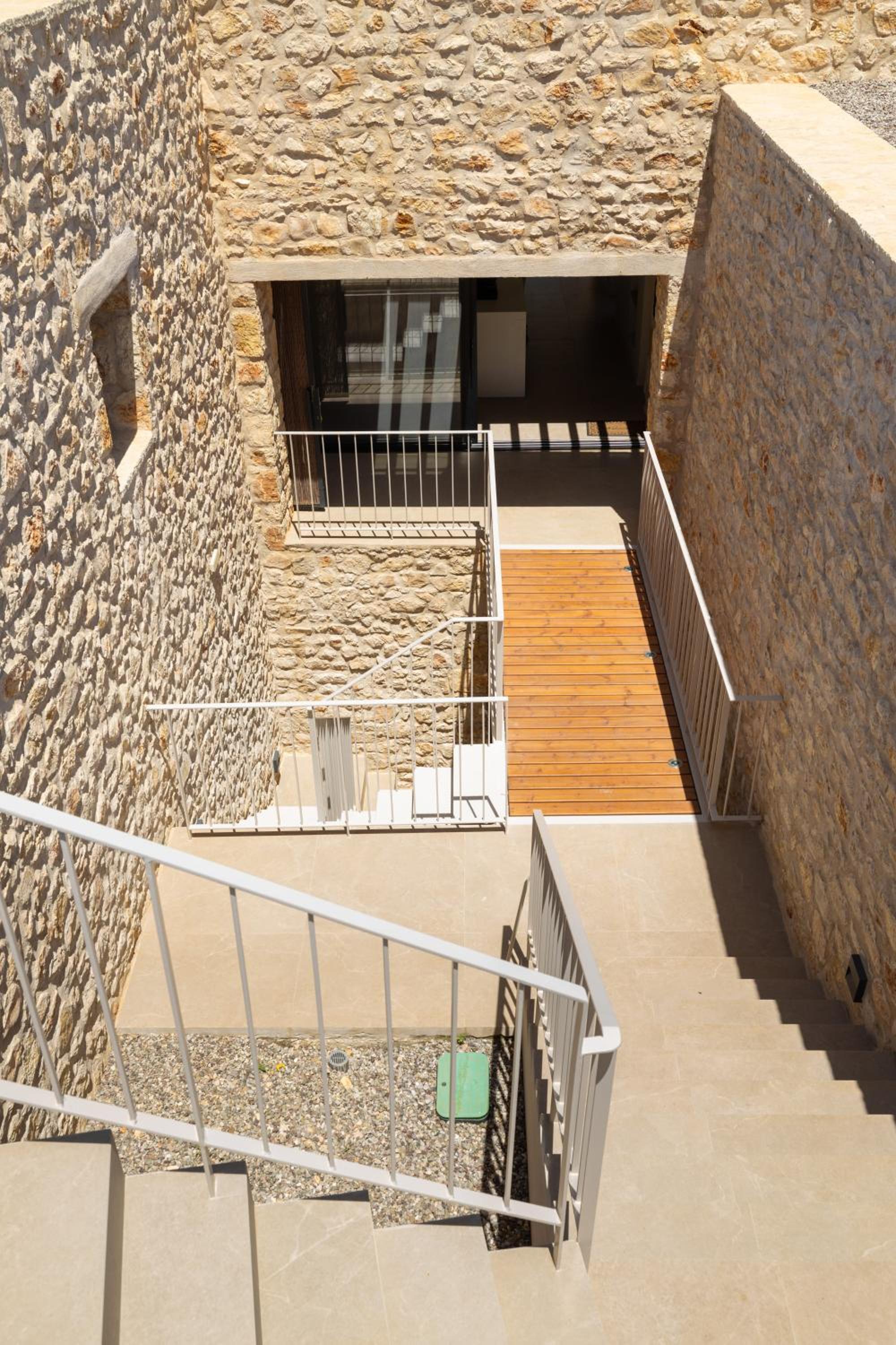 Theros Estate