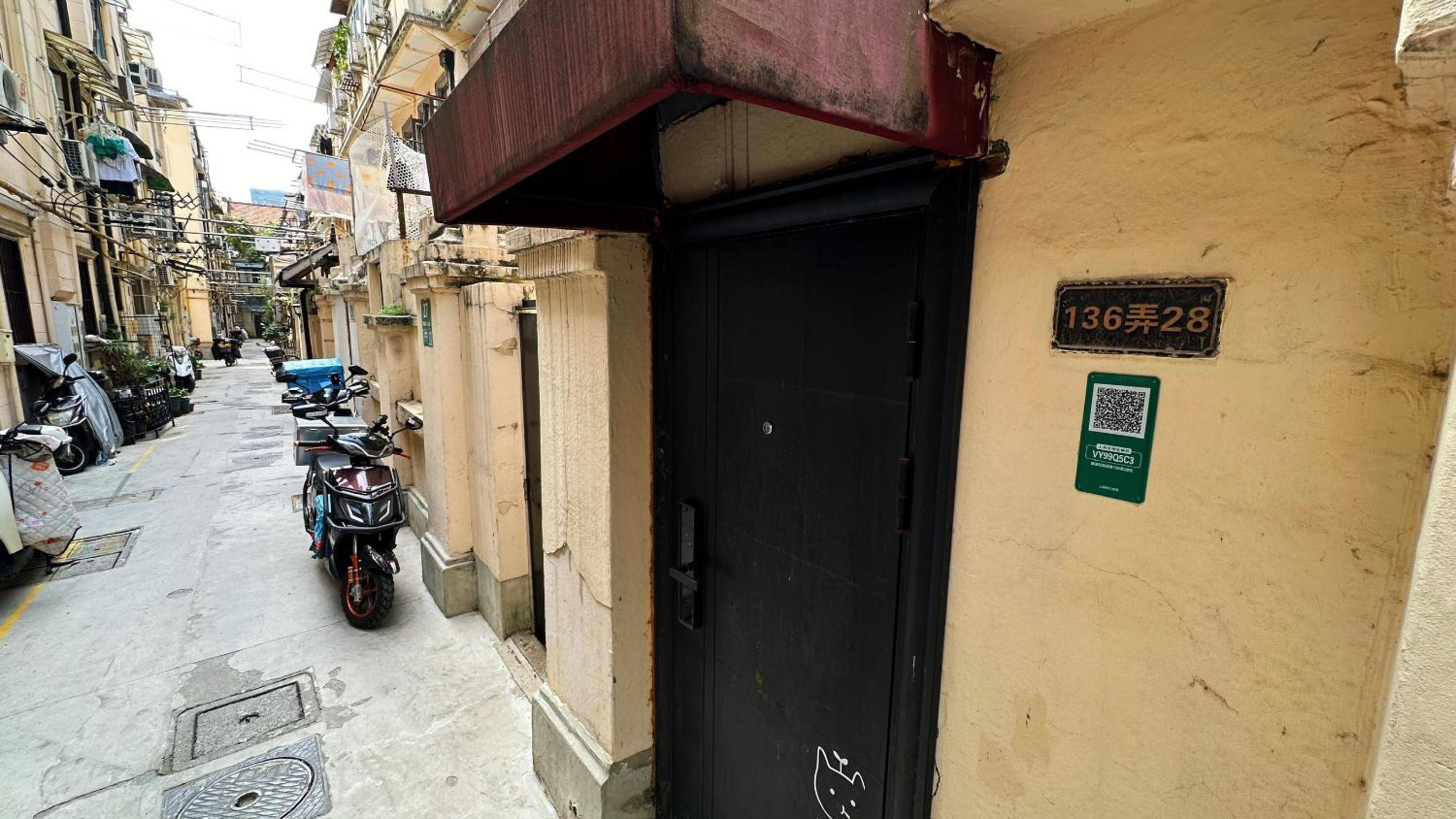 CityWalk Cottage With Two Beds and Courtyard