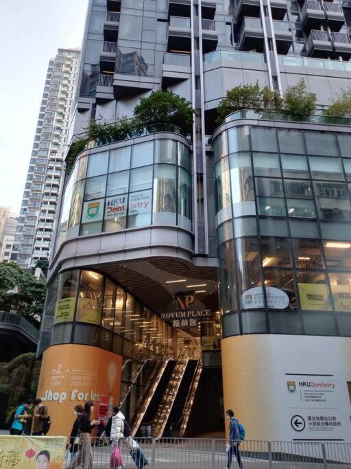 Entire Private Studio Full Bathroom With Elevator 2 Min to HKU Station