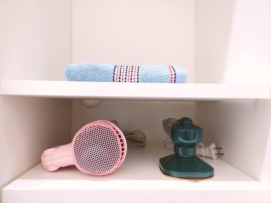 Entire Private Studio Full Bathroom With Elevator 2 Min to HKU Station