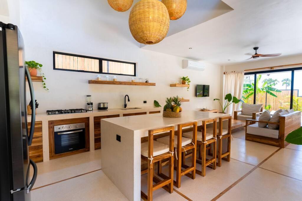 Villa Single Fin in Santa Teresa! Walk to the Beach