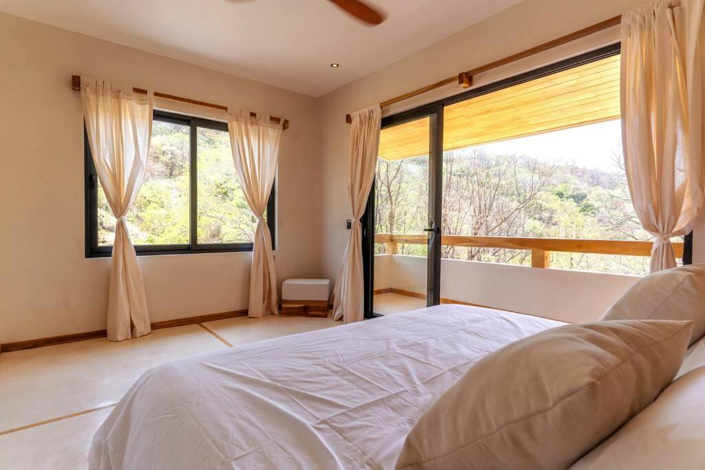 Villa Single Fin in Santa Teresa! Walk to the Beach
