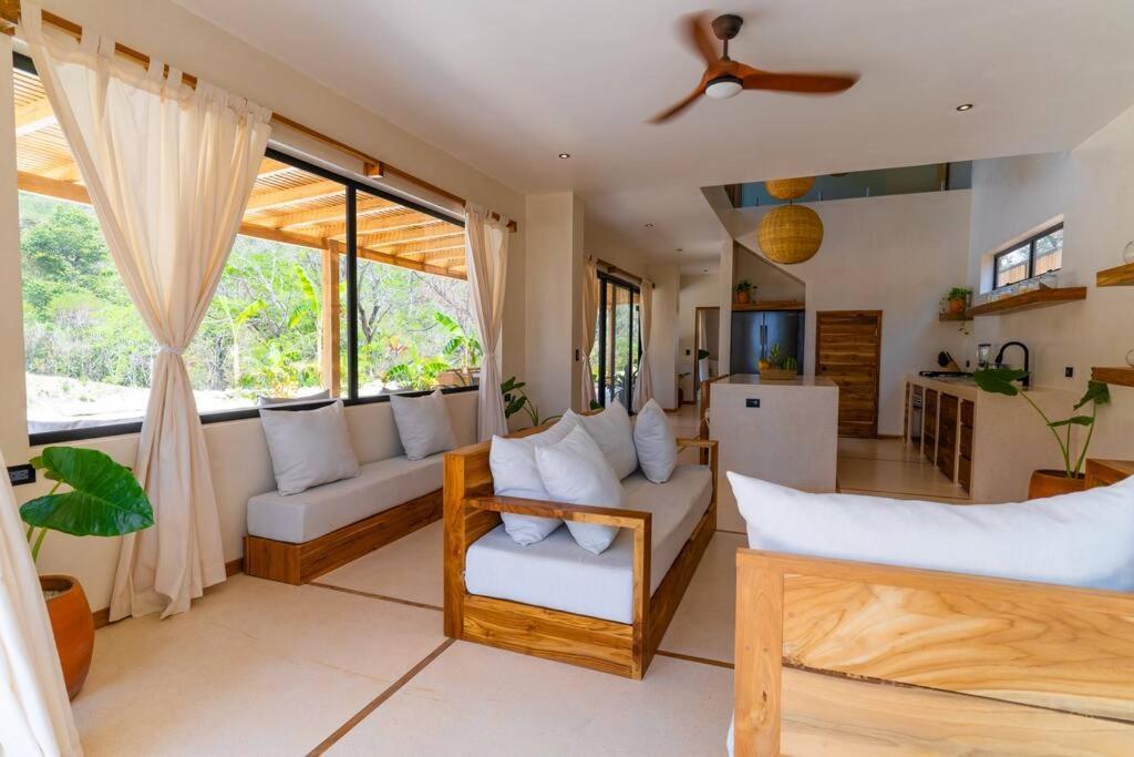 Villa Single Fin in Santa Teresa! Walk to the Beach