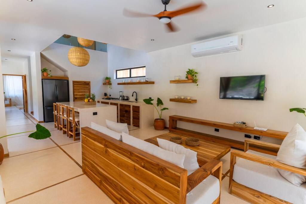 Villa Single Fin in Santa Teresa! Walk to the Beach