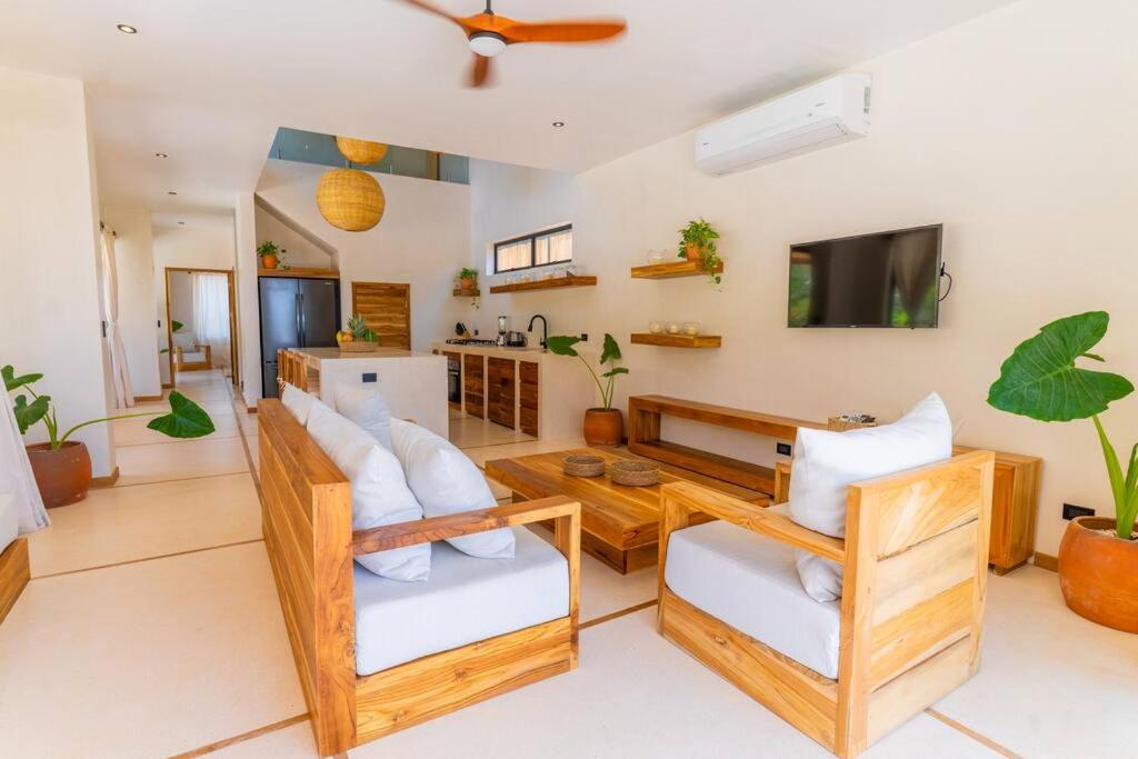 Villa Single Fin in Santa Teresa! Walk to the Beach