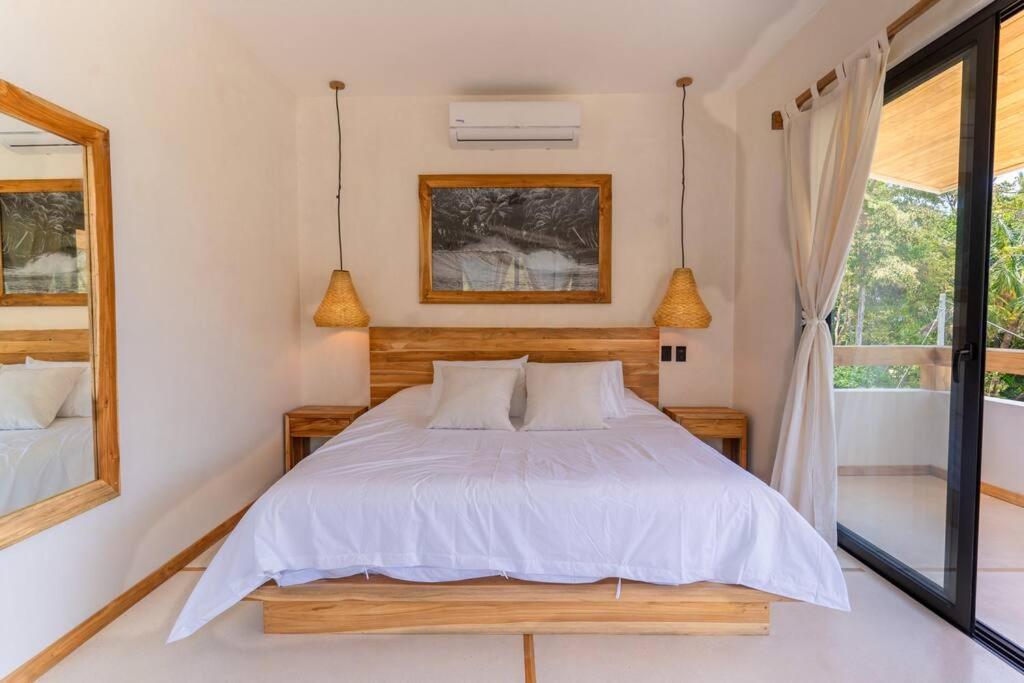 Villa Single Fin in Santa Teresa! Walk to the Beach