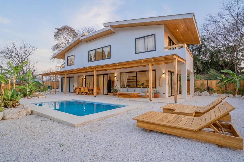 Villa Single Fin in Santa Teresa! Walk to the Beach