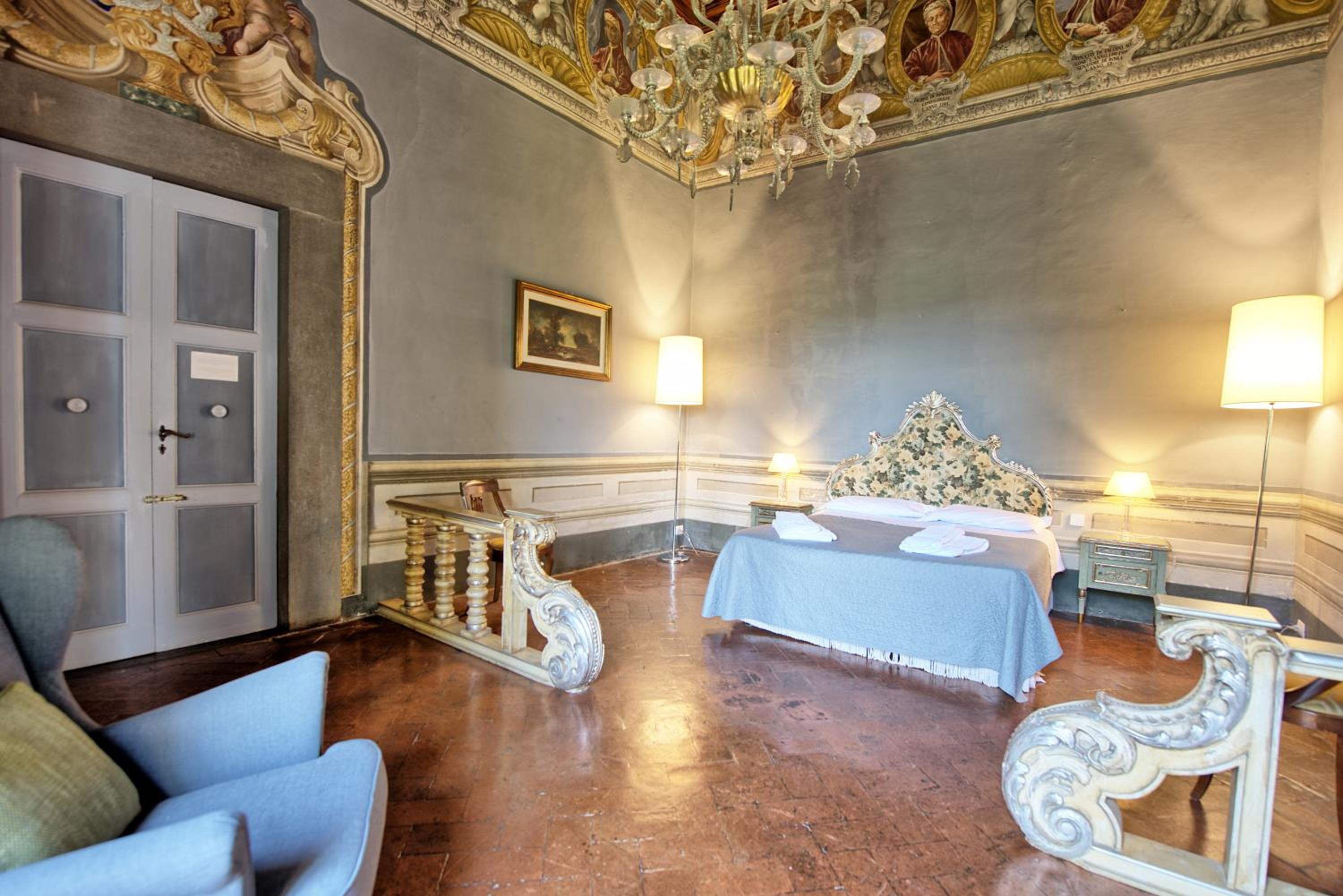 Castello di Montegufoni by PosarelliVillas
