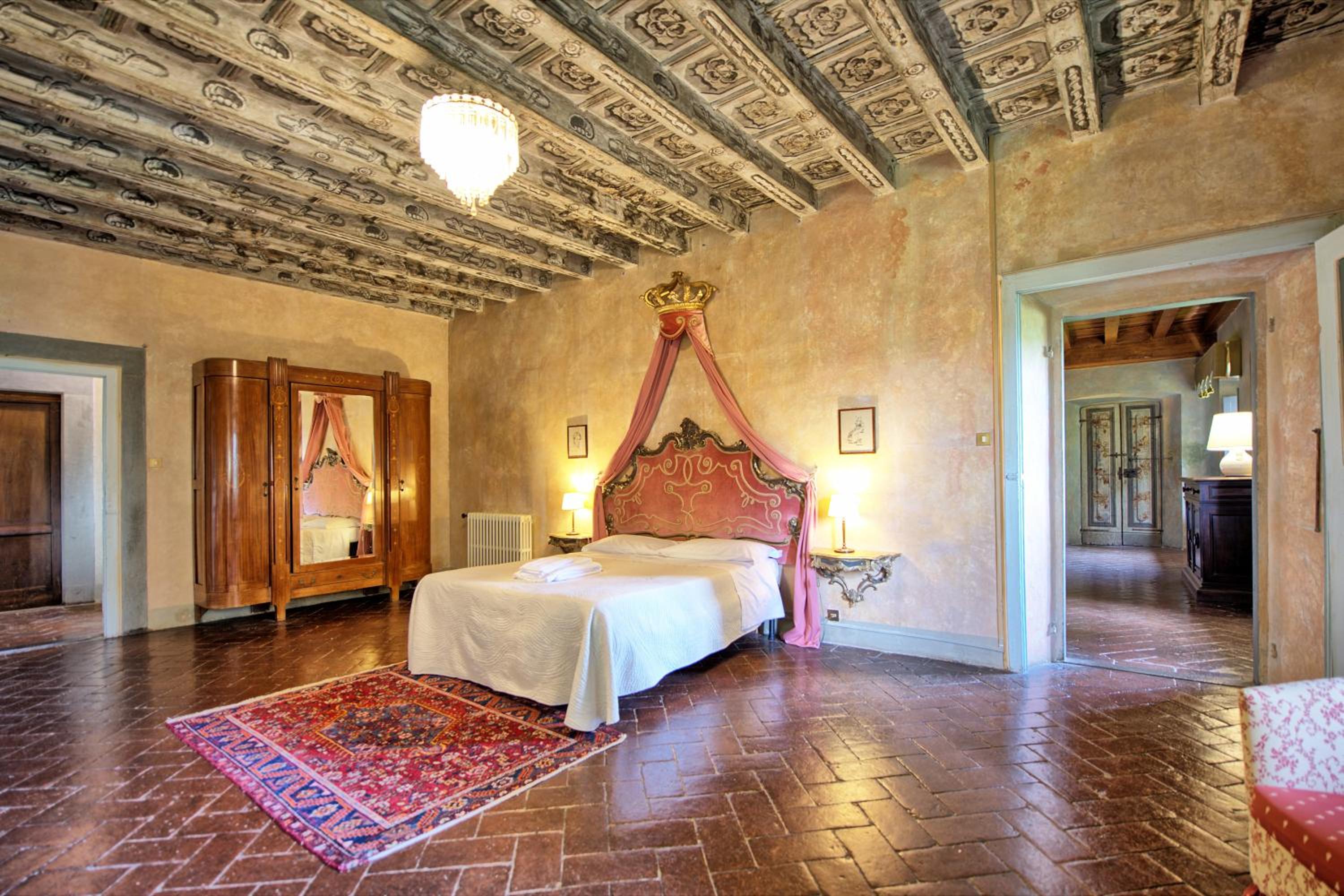 Castello di Montegufoni by PosarelliVillas