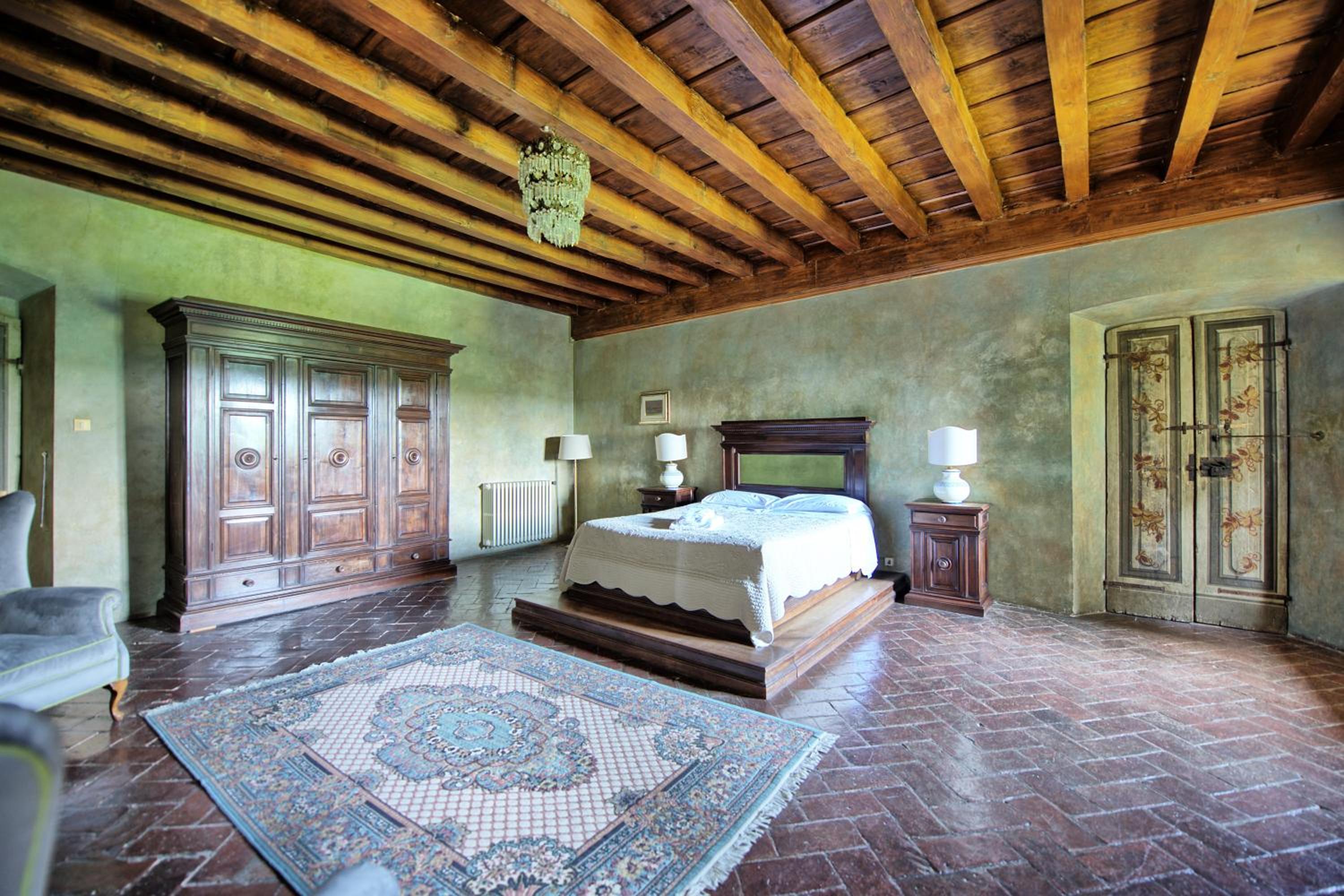 Castello di Montegufoni by PosarelliVillas