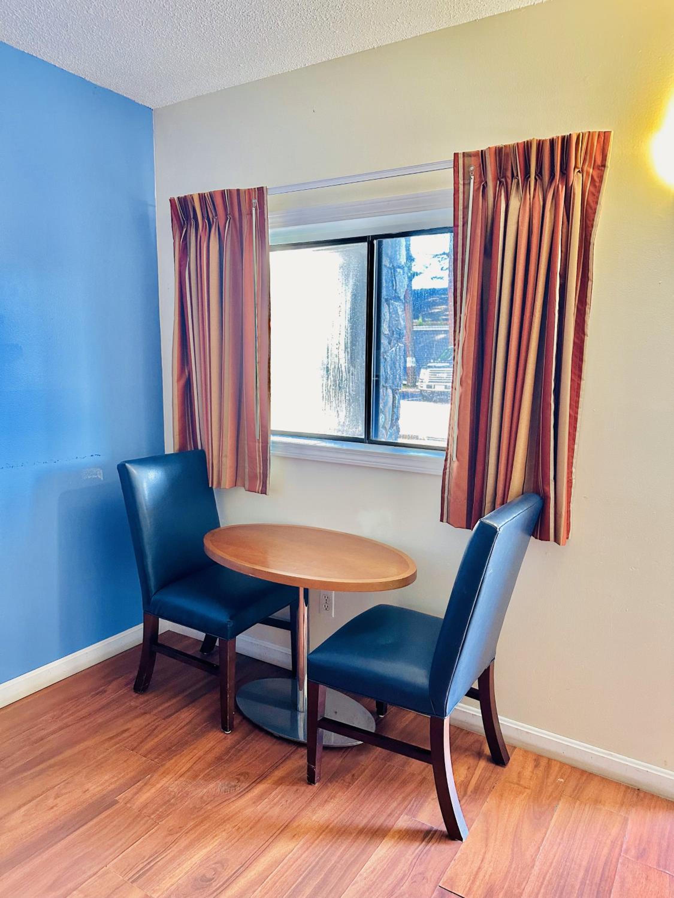Hampton Motor Inn