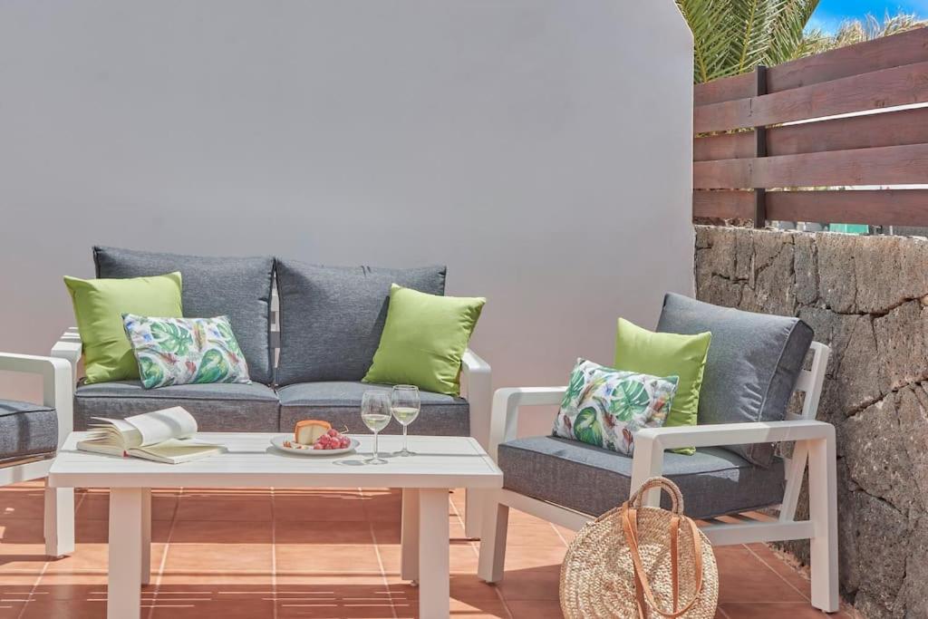 Villa María del Mar 2 Minutes to supermarkets, 10 minutes to Marina Rubicón, Pool, High Speed WiFi view 5