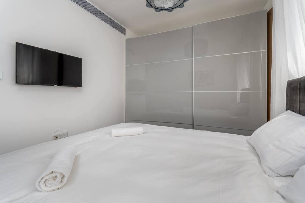 New Modern 3BR By Frishman Beach view 2