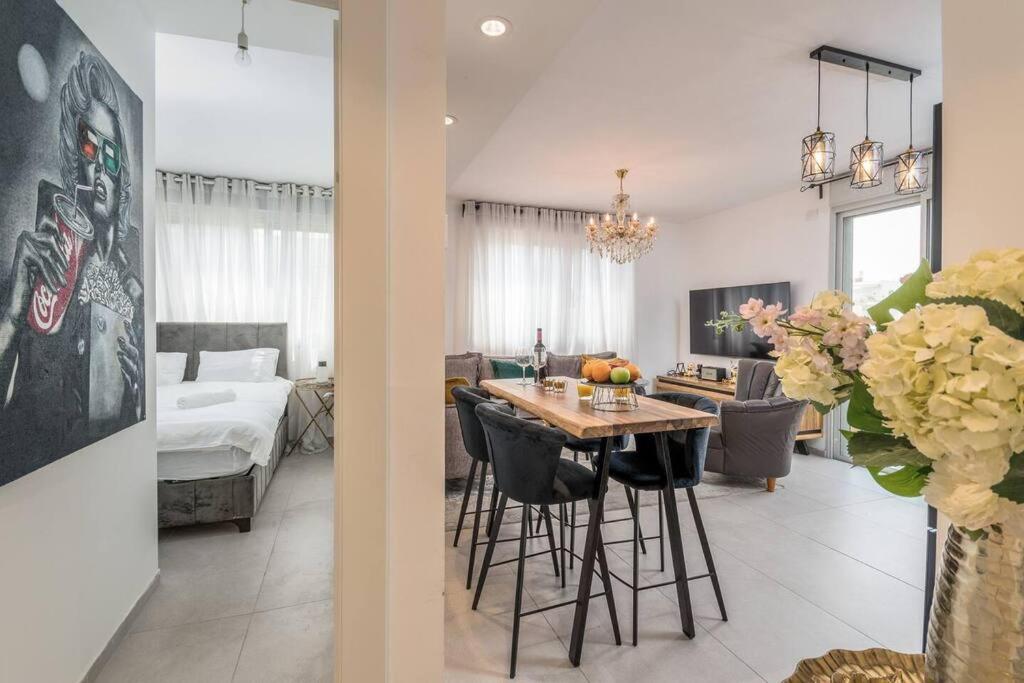 New Modern 3BR By Frishman Beach view 5