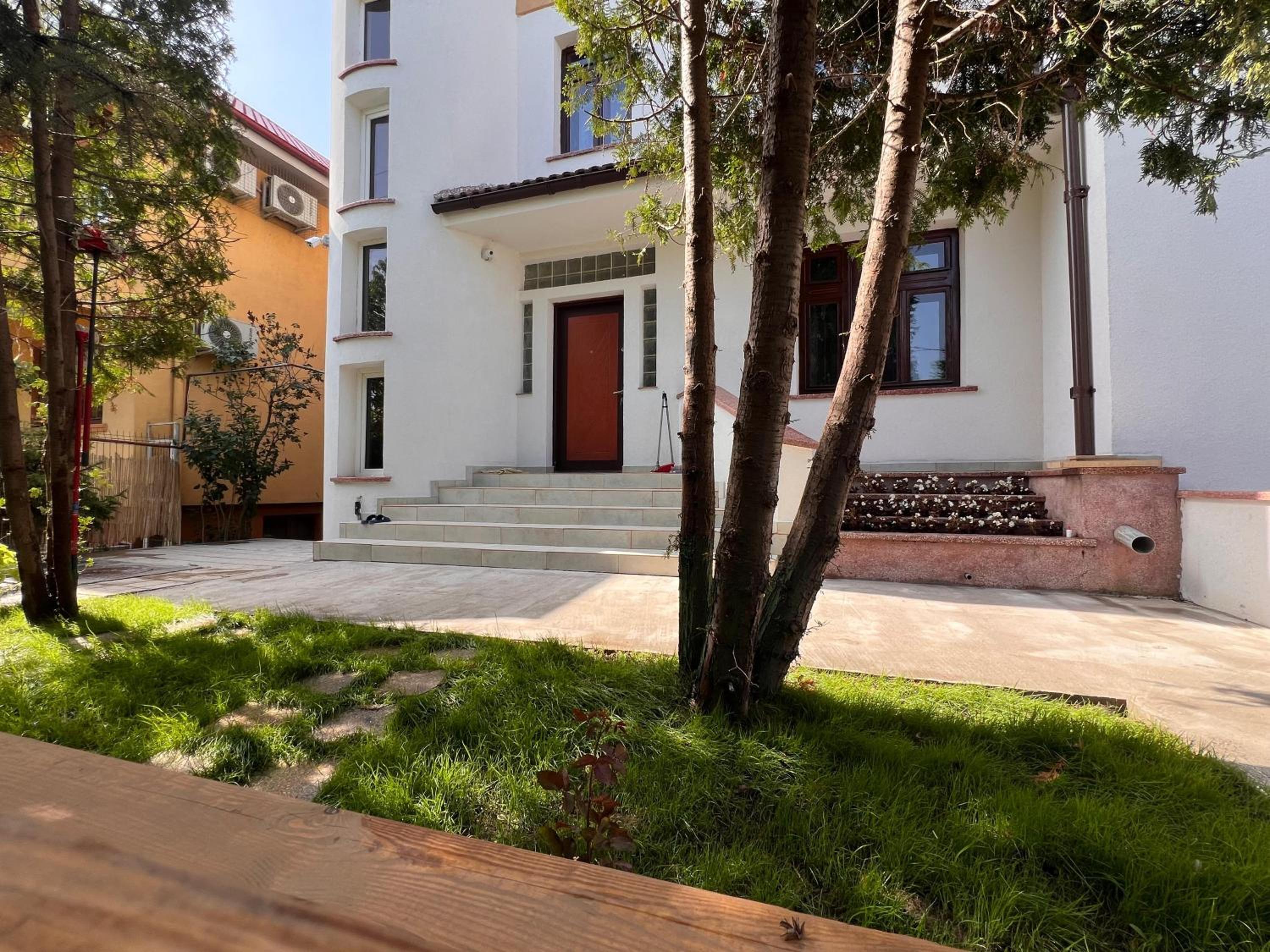 Serenity Apartments and Studios