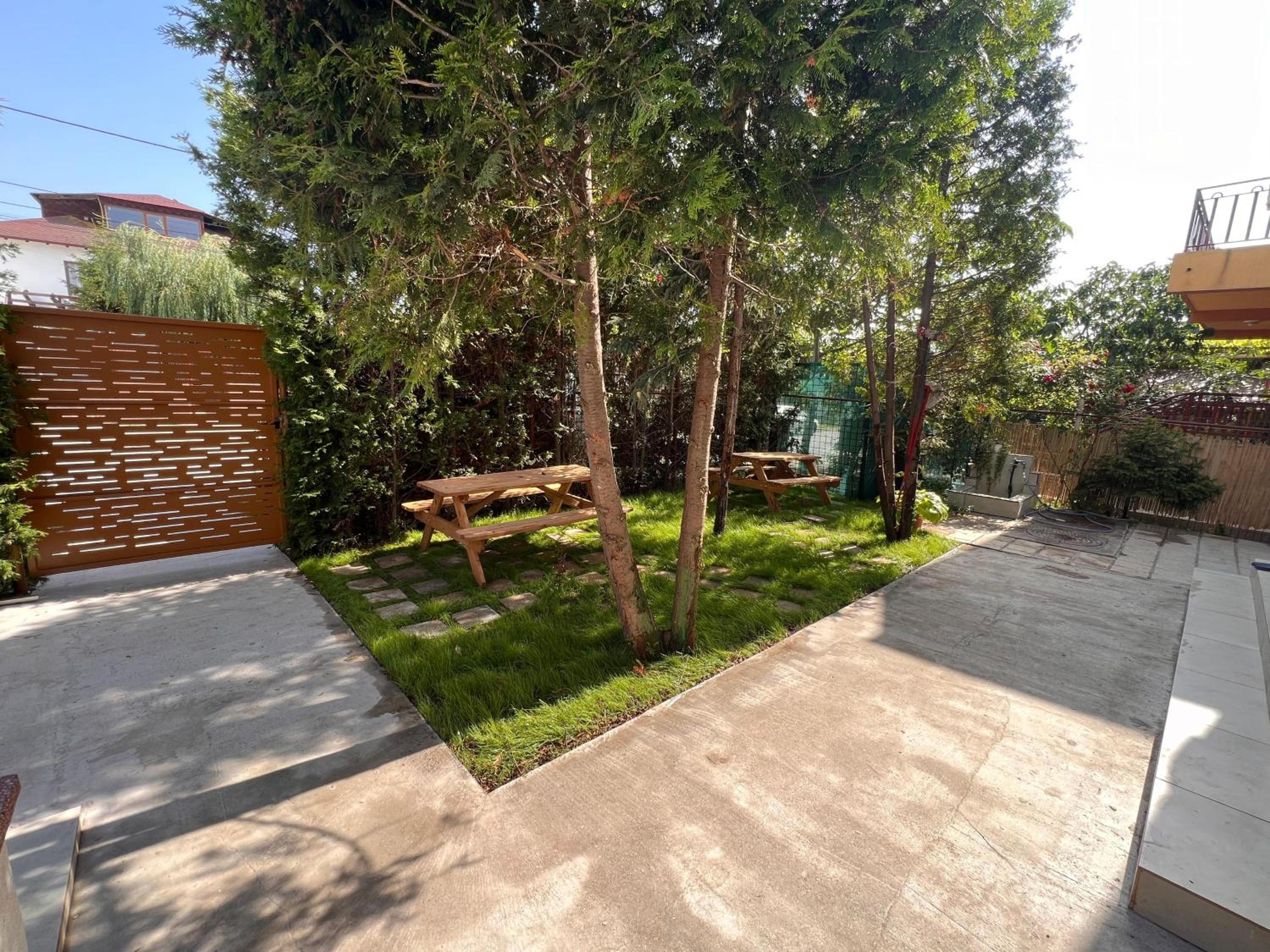 Serenity Apartments and Studios