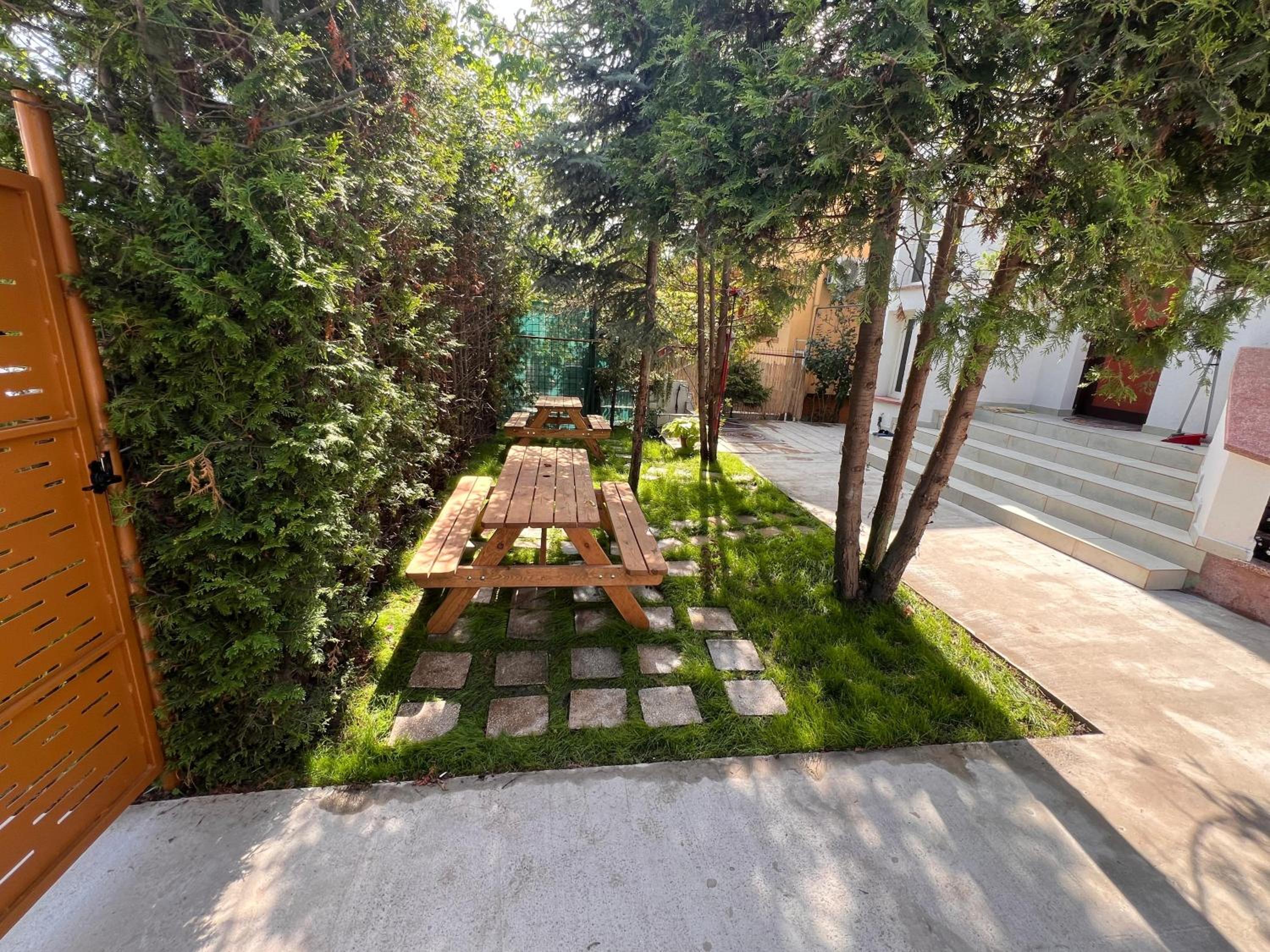 Serenity Apartments and Studios