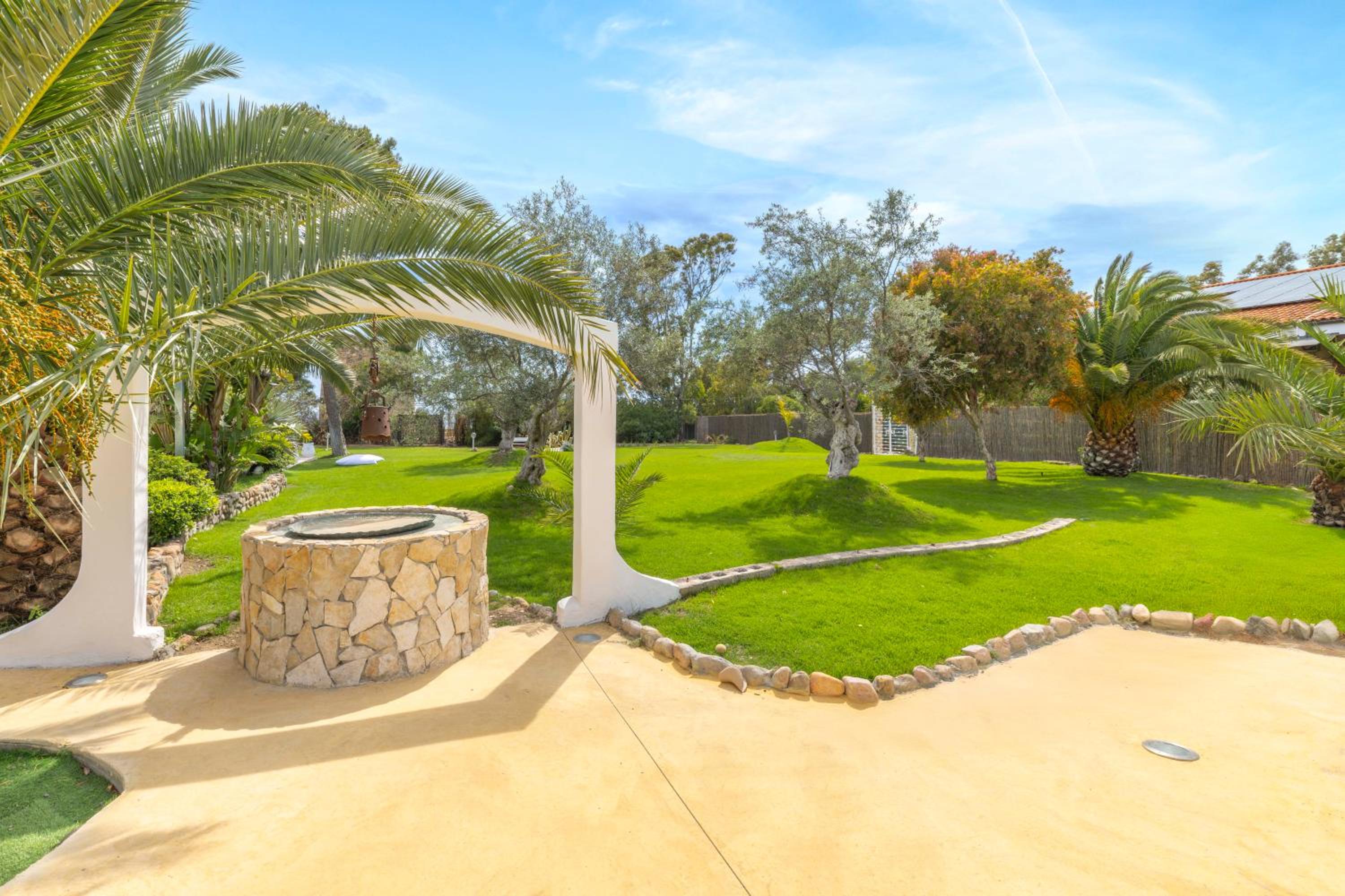Luxury Villa Sea Front With Pool