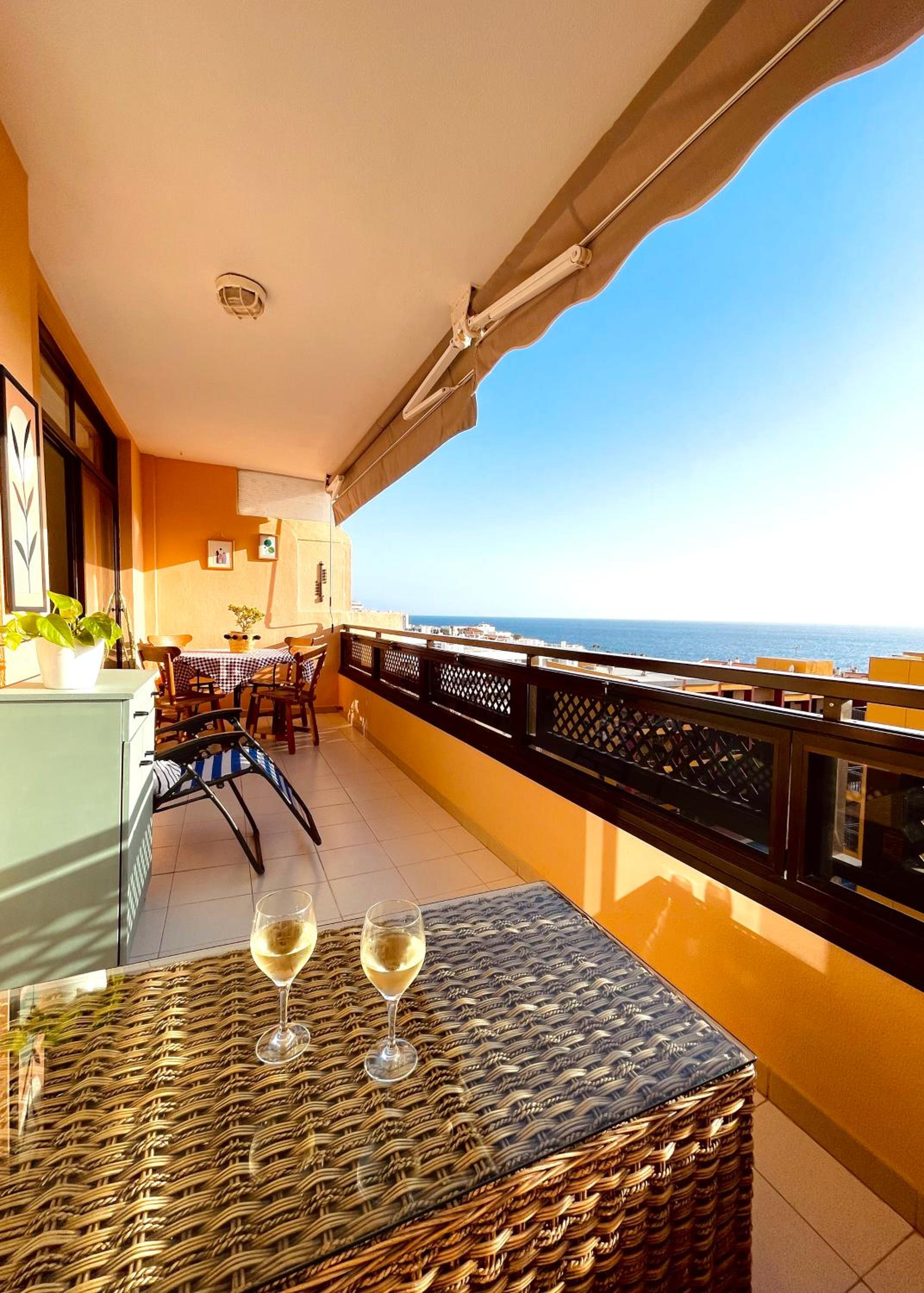 Hotel Casa HUGO - ocean view, quiet pool, fibre net, los Gigantes - Image 1