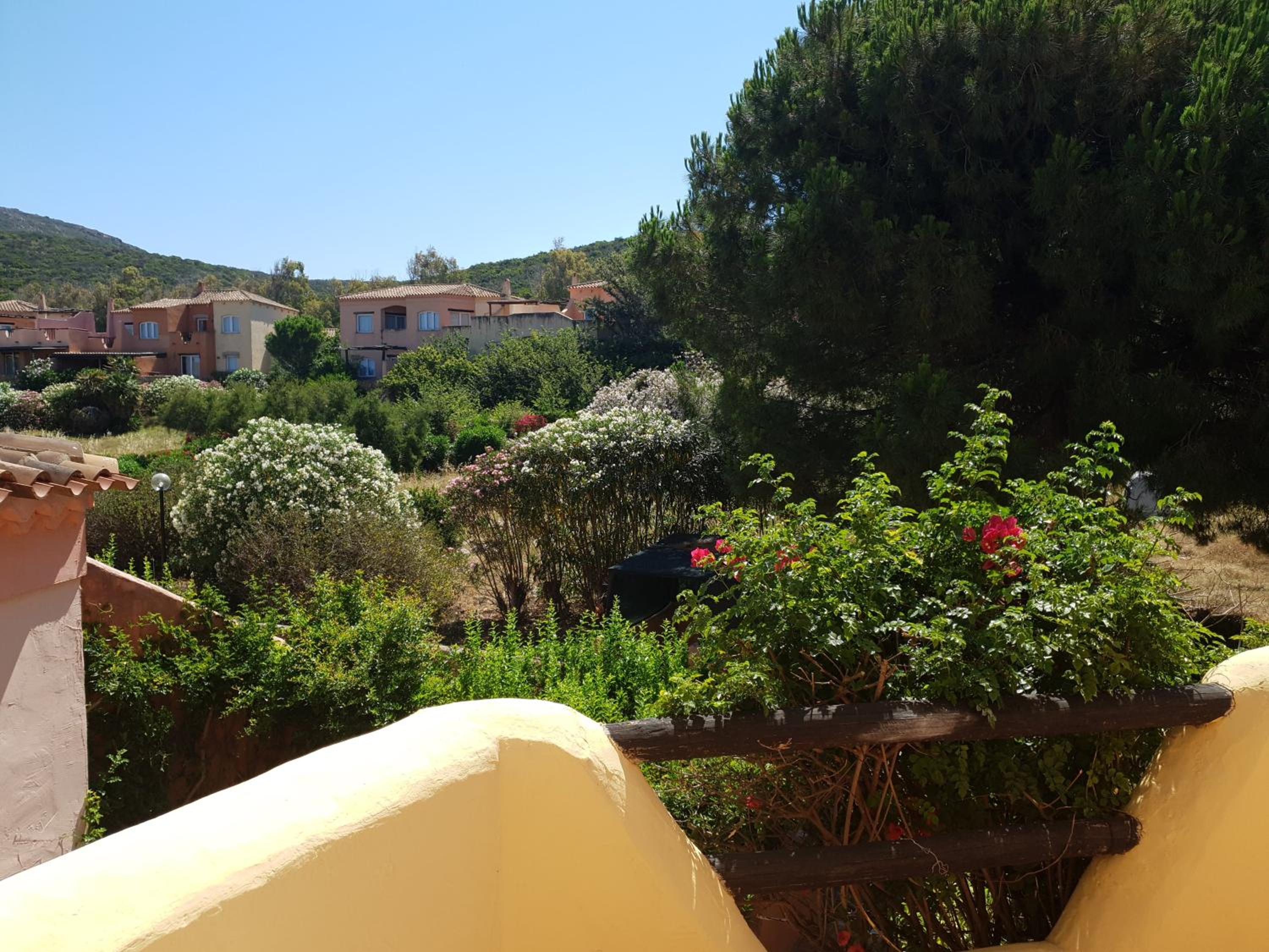 Seaview Cottage Walk to Beach Sunset Terrace view 3