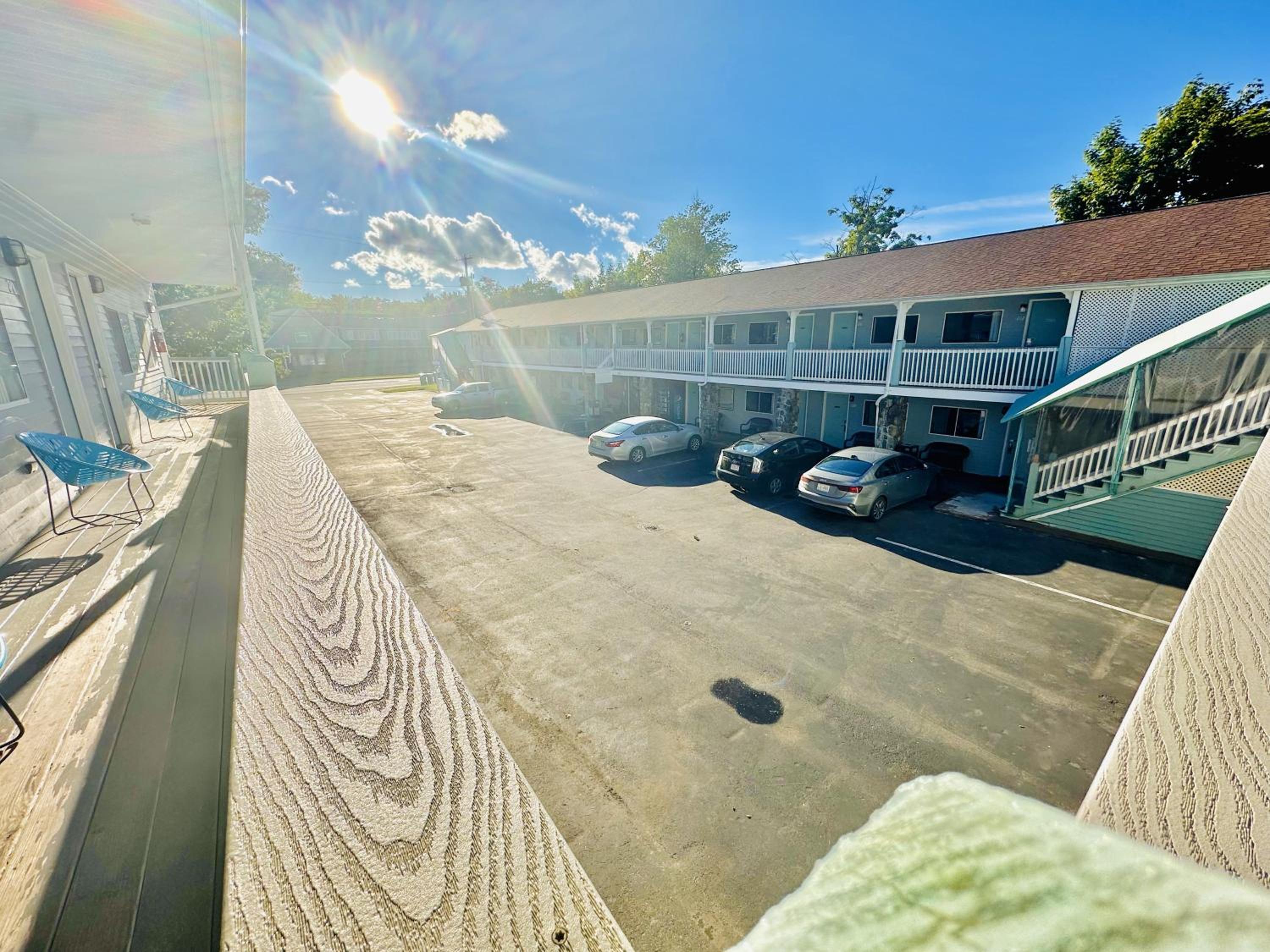 Hampton Motor Inn