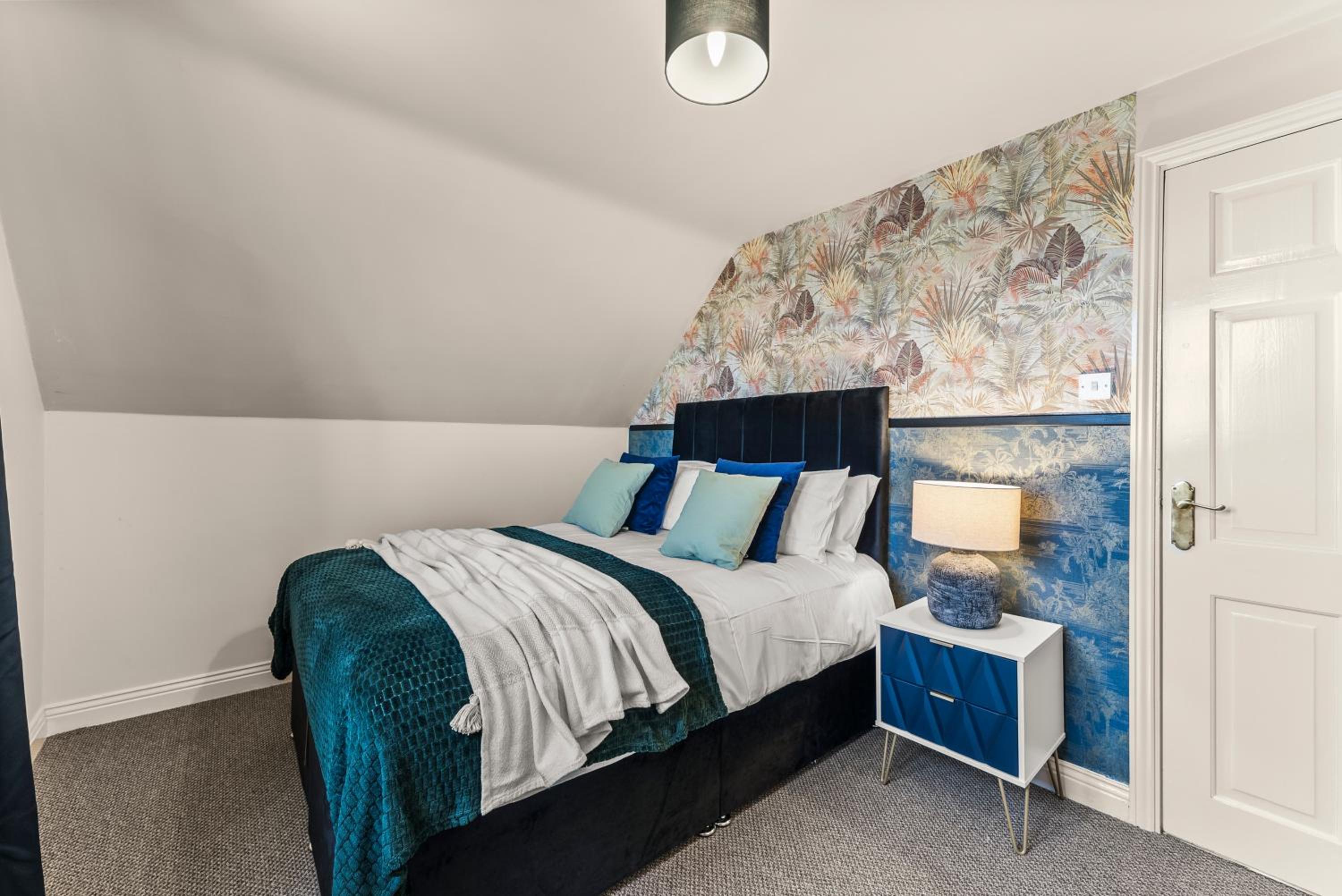 Lovely Large Cottage in The Oxfordshire Cotswolds view 4
