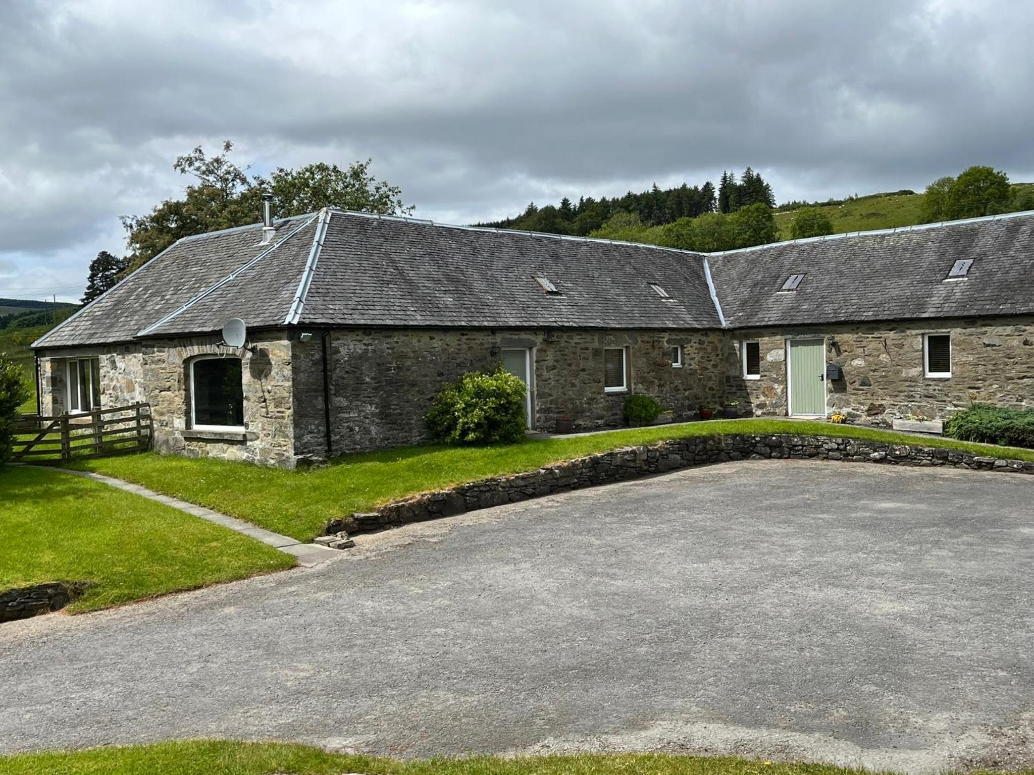 Hotel Ballinduin Bothy - Image 1
