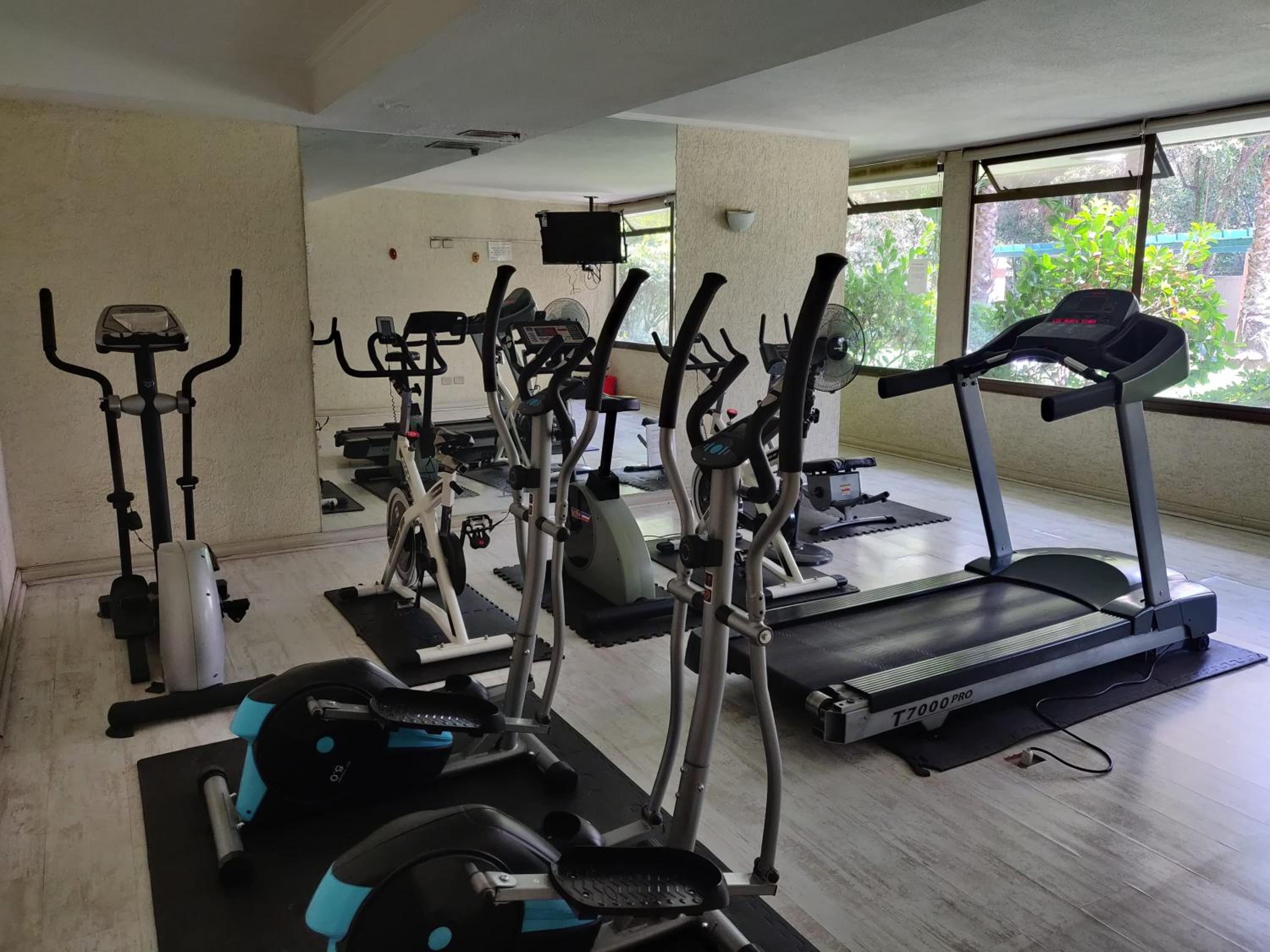 Exclusive apartment in Las Condes Alcantara Metro