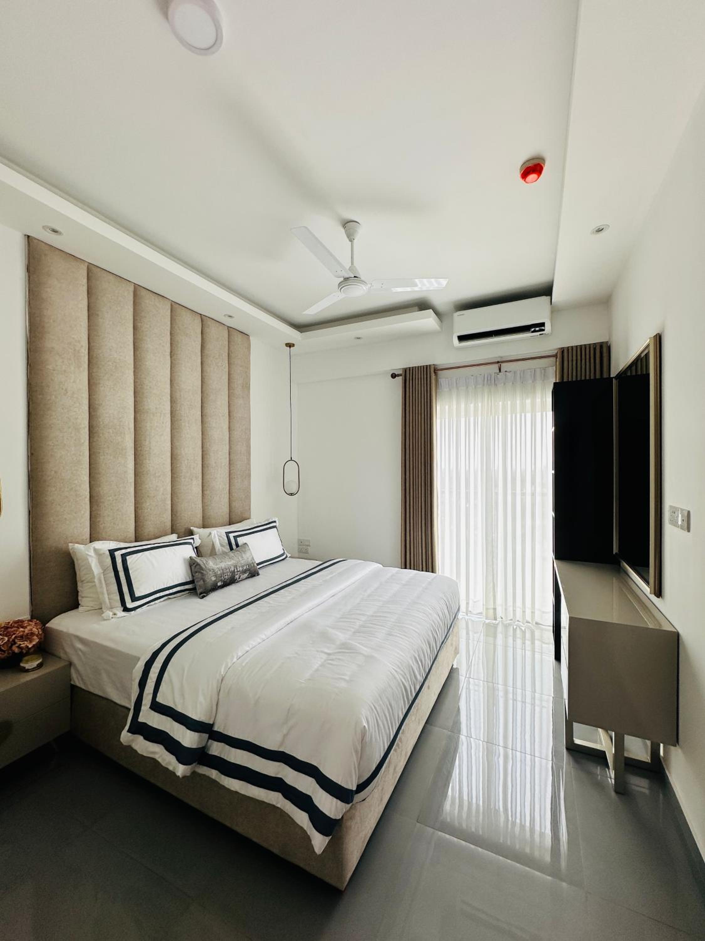 Luxe 3BR Haven at Iconic Galaxy view 4