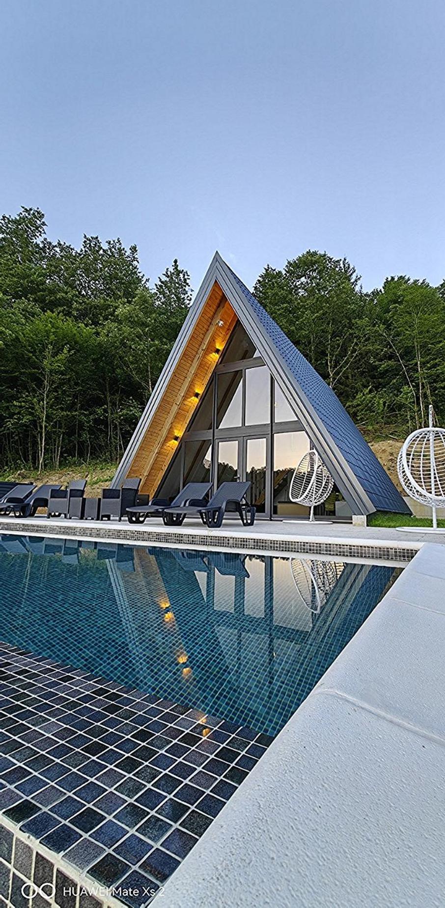 UNA RESORT