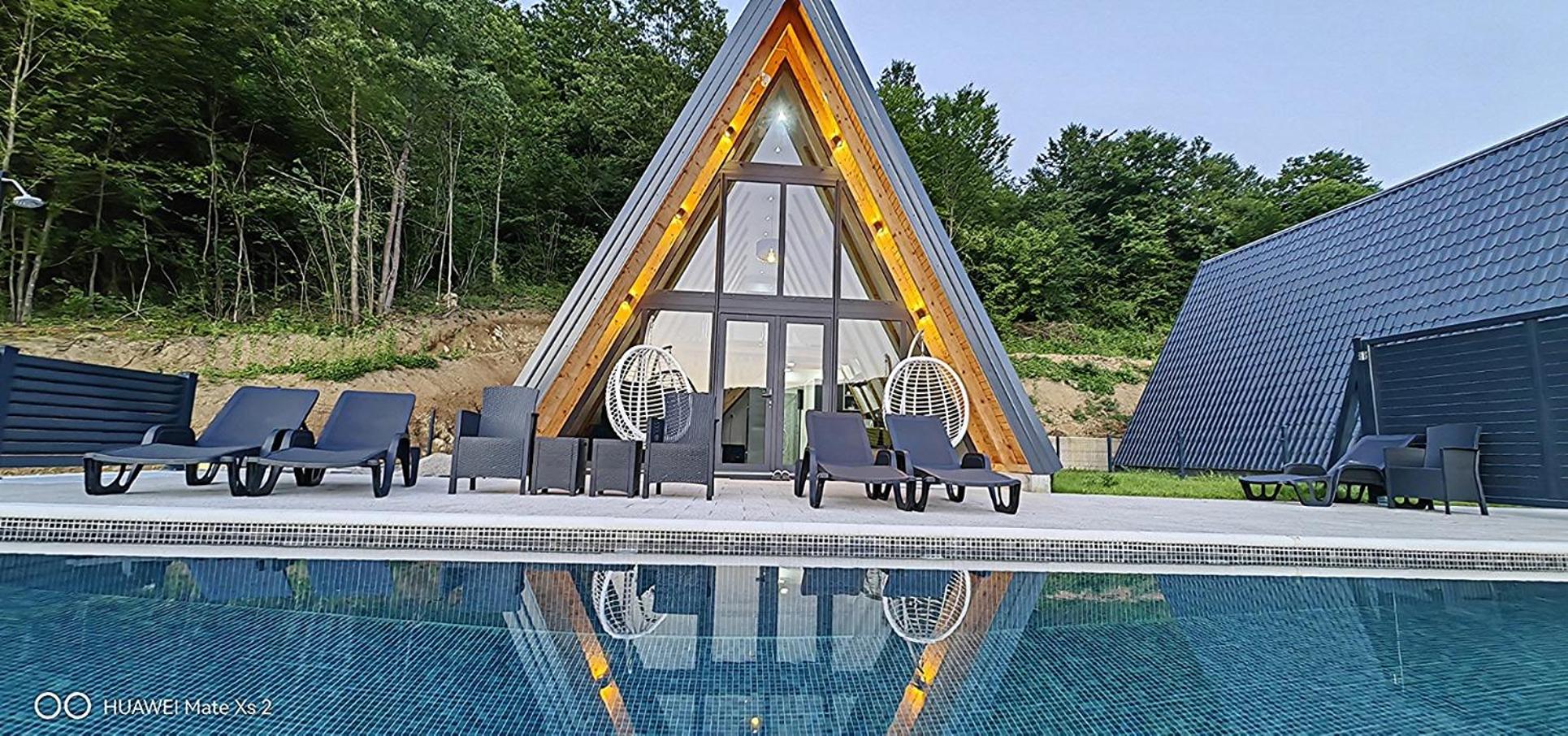 UNA RESORT