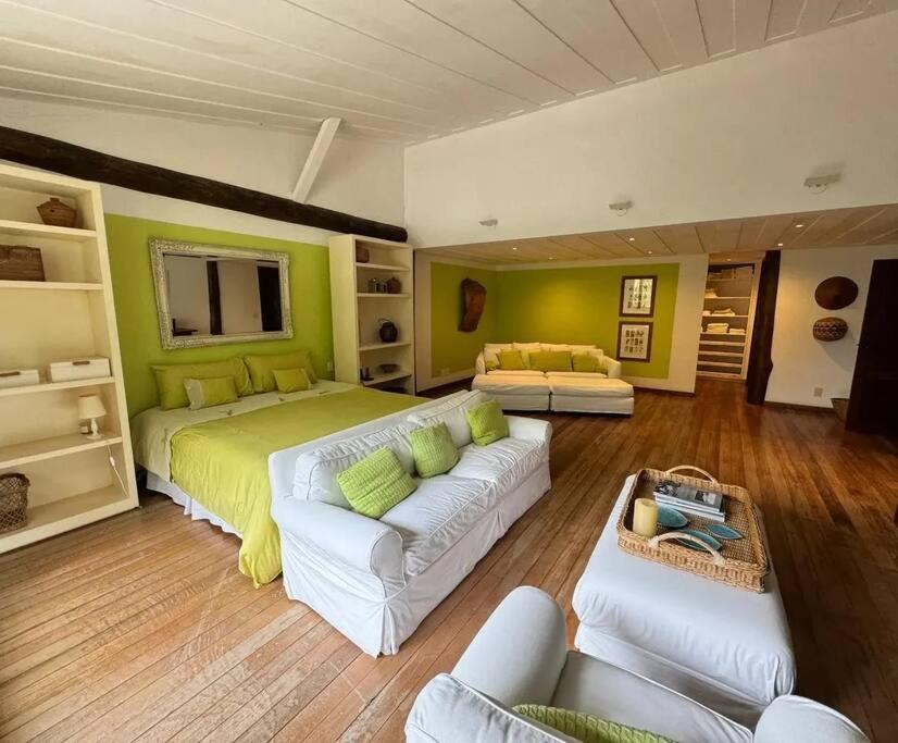 Maison de luxe dans condominio