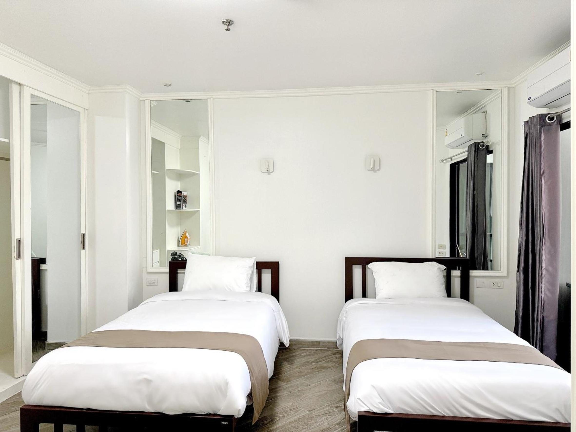 Center Bangkok Suite next to Platinum mall