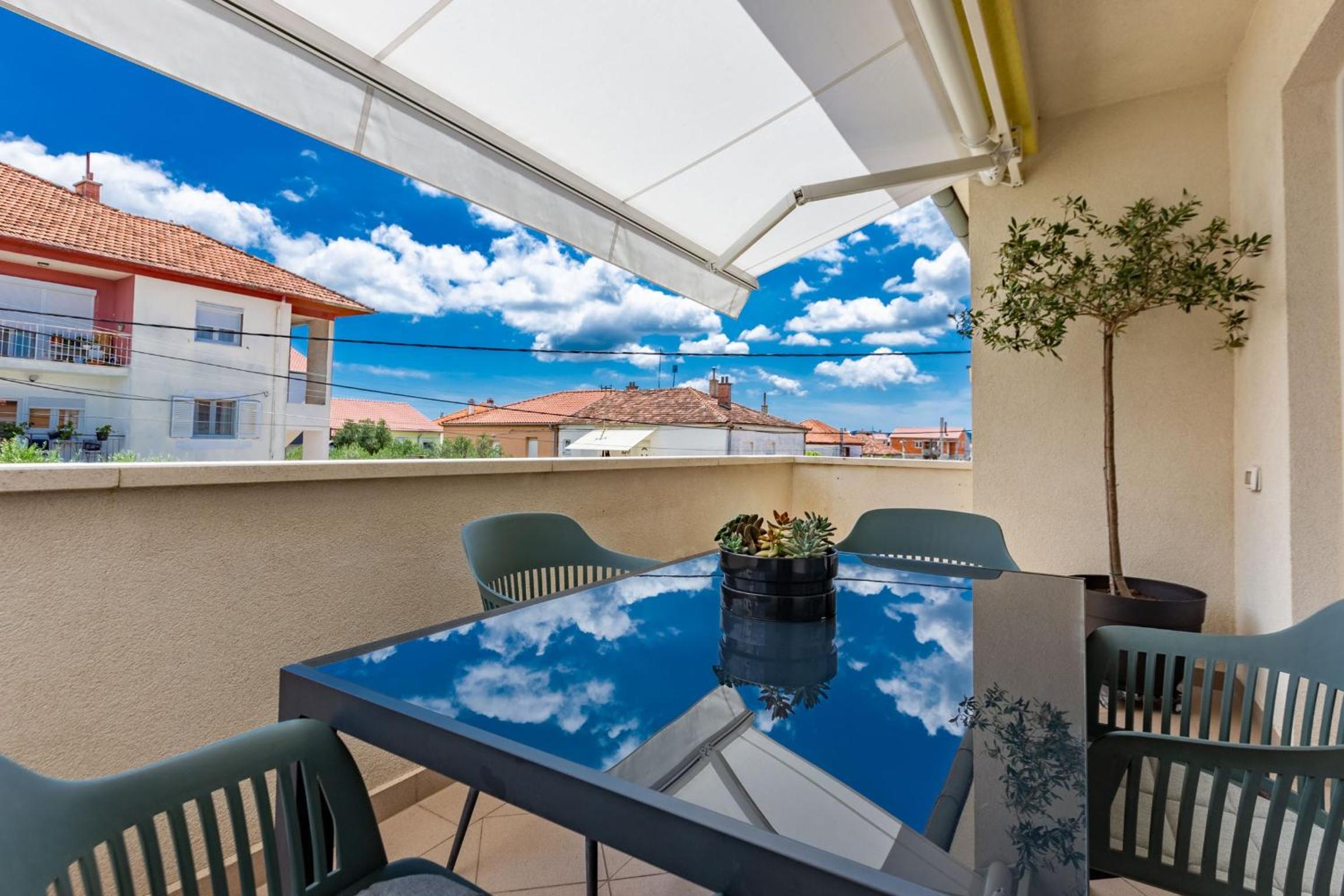 Olive three bedroom apartment