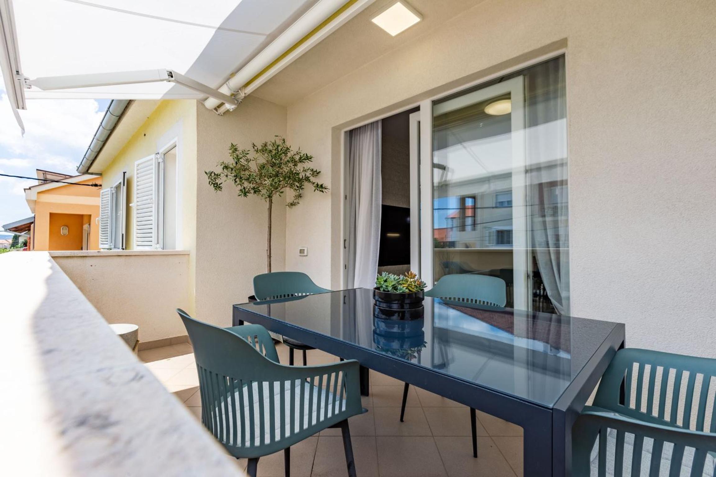 Olive three bedroom apartment