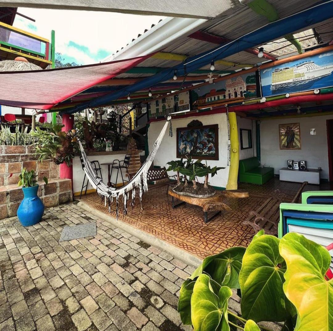 Colors Fantasy Guatape Backpackers and Travellers