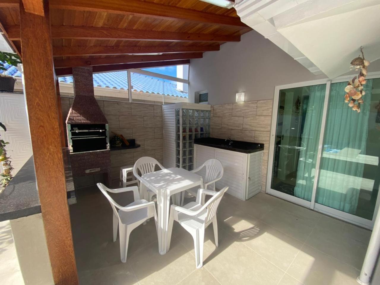 cód 13 - Casa aconchegante com 4 dormitórios, sendo 2 suítes!