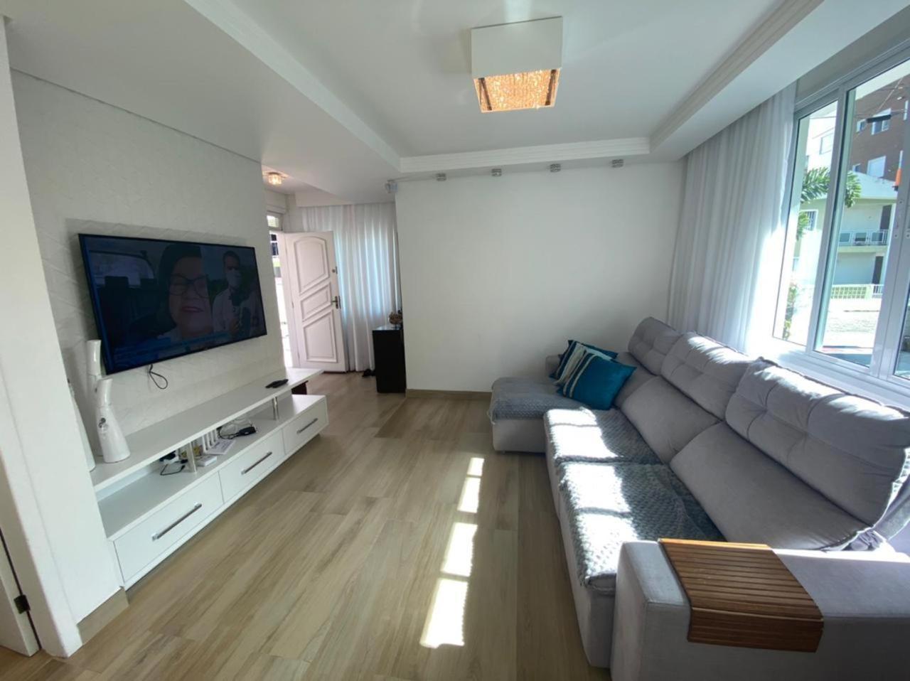 cód 13 - Casa aconchegante com 4 dormitórios, sendo 2 suítes!